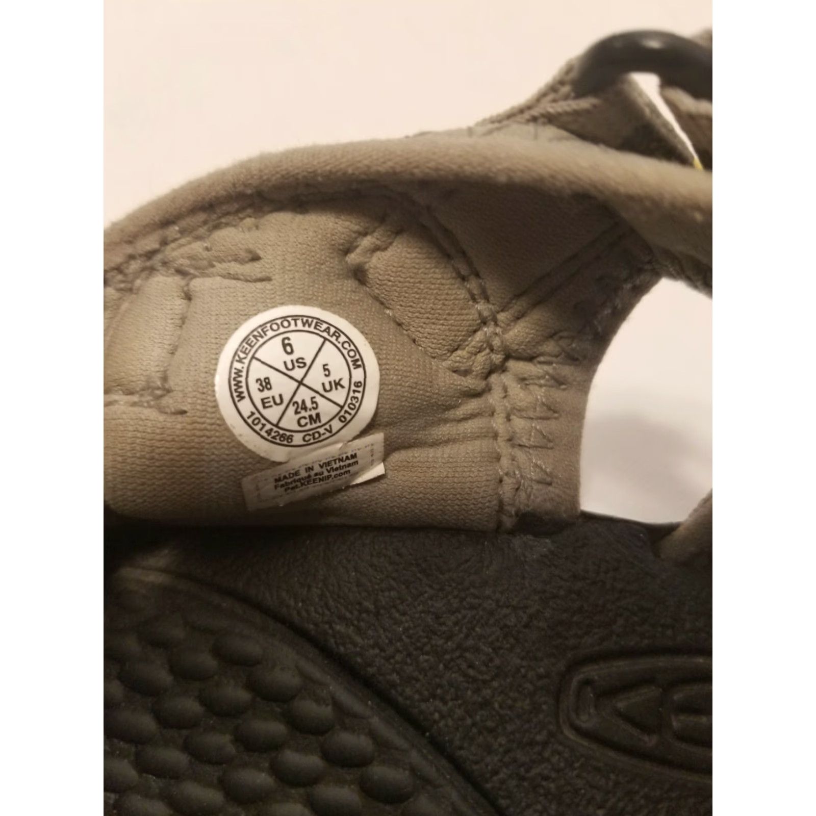 KEEN Keen Womens Sandals Waterproof Grey Green Yellow Black Size 6 Size US 6 / IT 36 - 8 Thumbnail