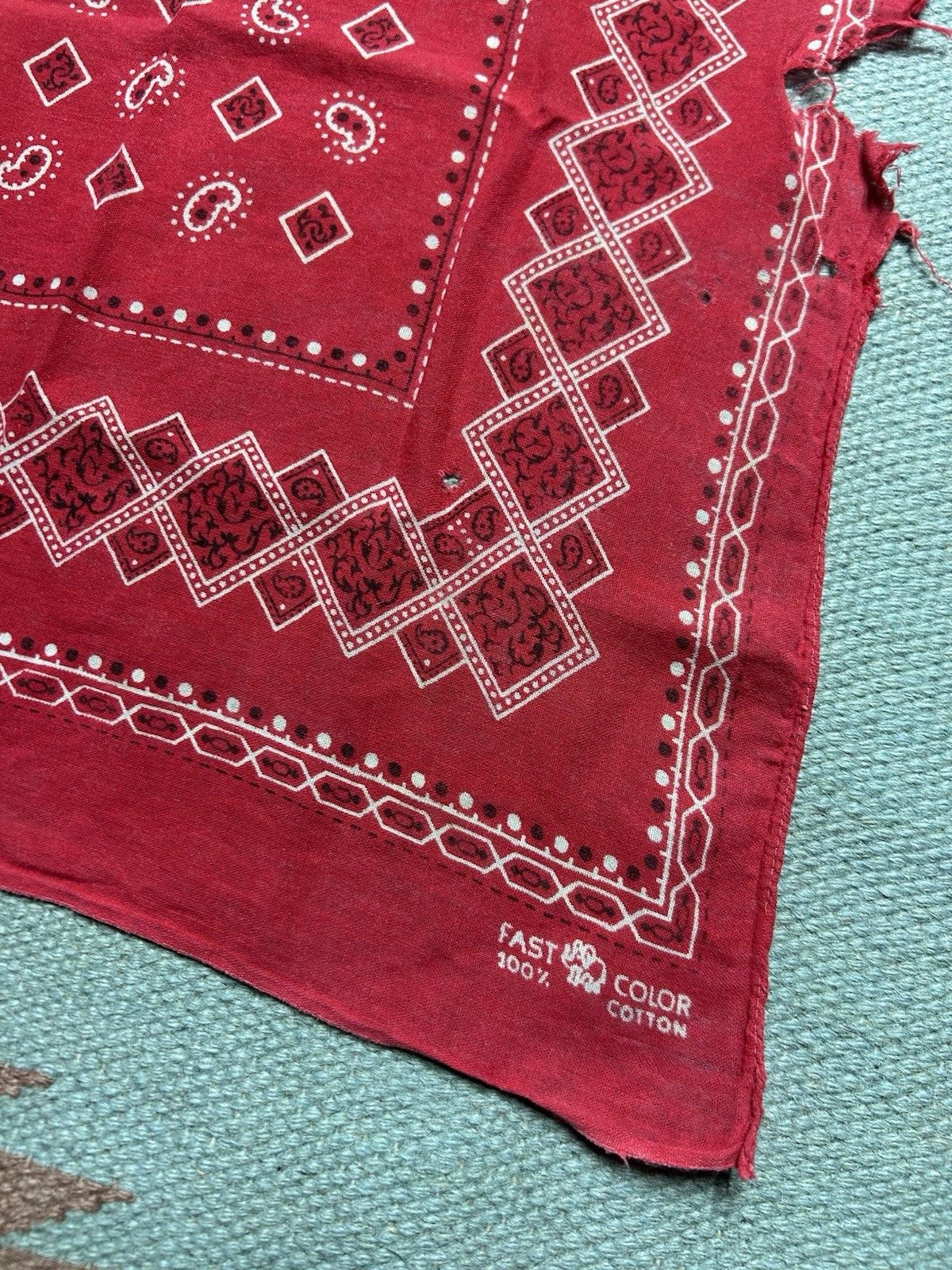 Vintage Vintage 1950s elephant bandana trunk up worn red selvedge Size ONE SIZE - 2 Thumbnail