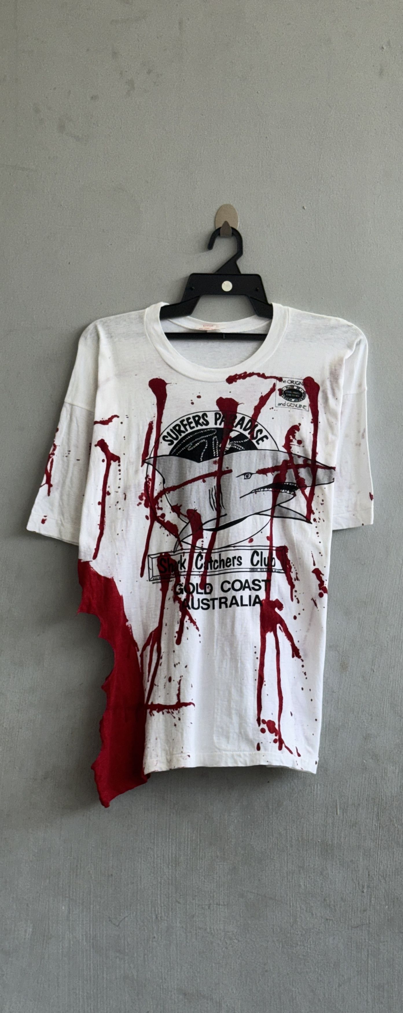 Vintage Vintage Shark Attack Catchers Club Bite T-Shirt Australia Size US L / EU 52-54 / 3 - 1 Thumbnail