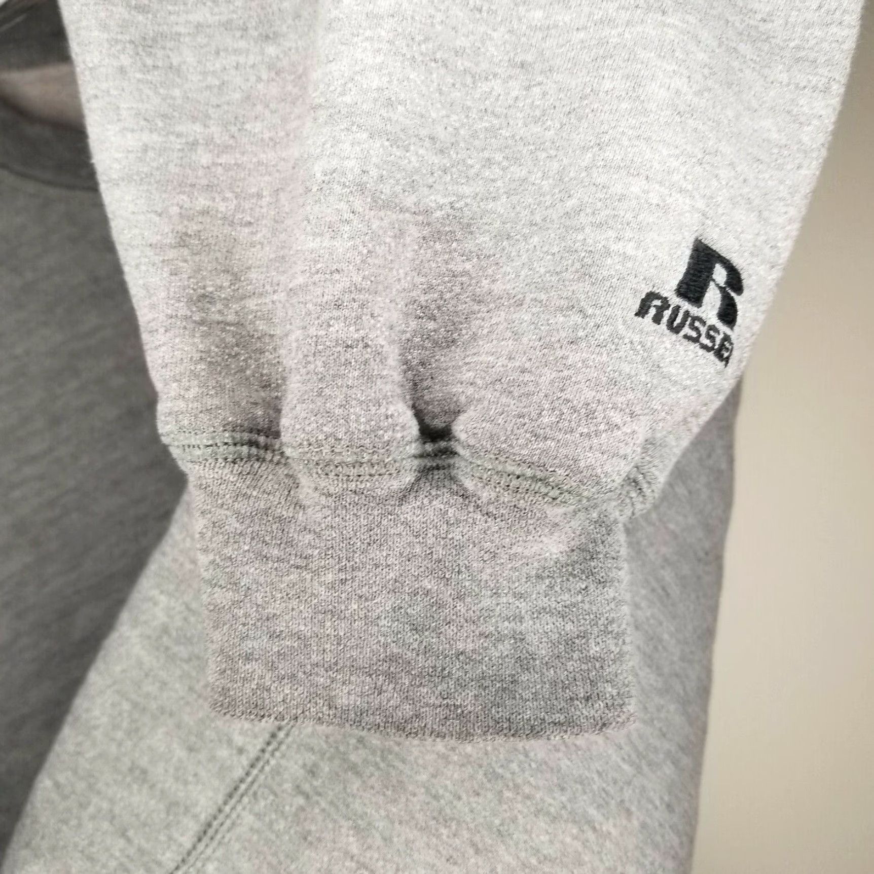 Russell Athletic Russell Athletic Sweater Men Large Gray Pullover Mens Size US L / EU 52-54 / 3 - 4 Thumbnail