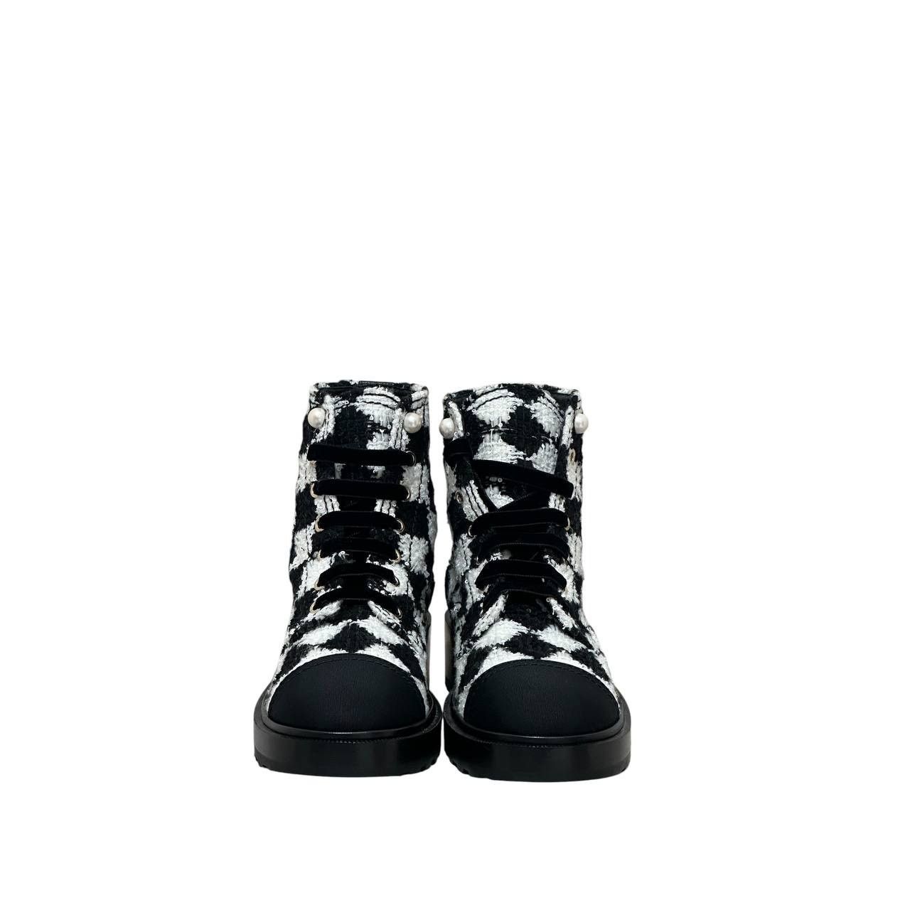 Chanel NWOB Chanel Grosgrain Tweed Combat Boots - Sz 41 Size US 11 / IT 41 - 3 Thumbnail