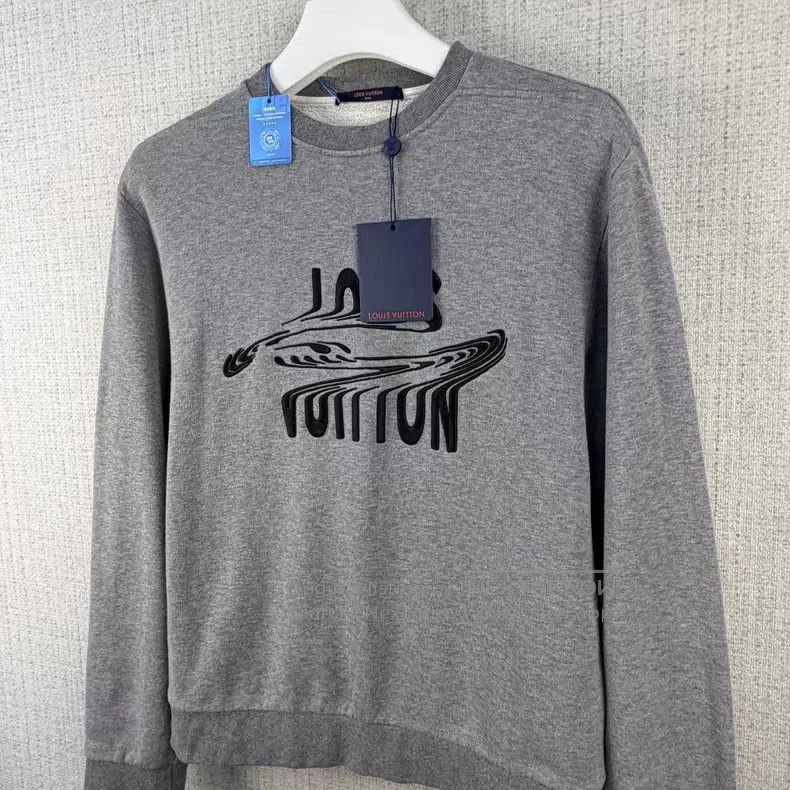 Louis Vuitton Louis Vuitton Embroidered twisted logo casual sweatshirt Size US XS / EU 42 / 0 - 2 Thumbnail