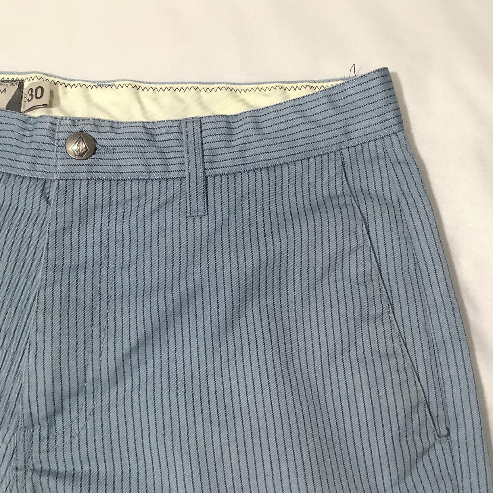 Volcom Volcom Shorts Mens 30 Blue Frickin Stripe Chino Casual Golf Skate Walk Size US 30 / EU 46 - 2 Thumbnail