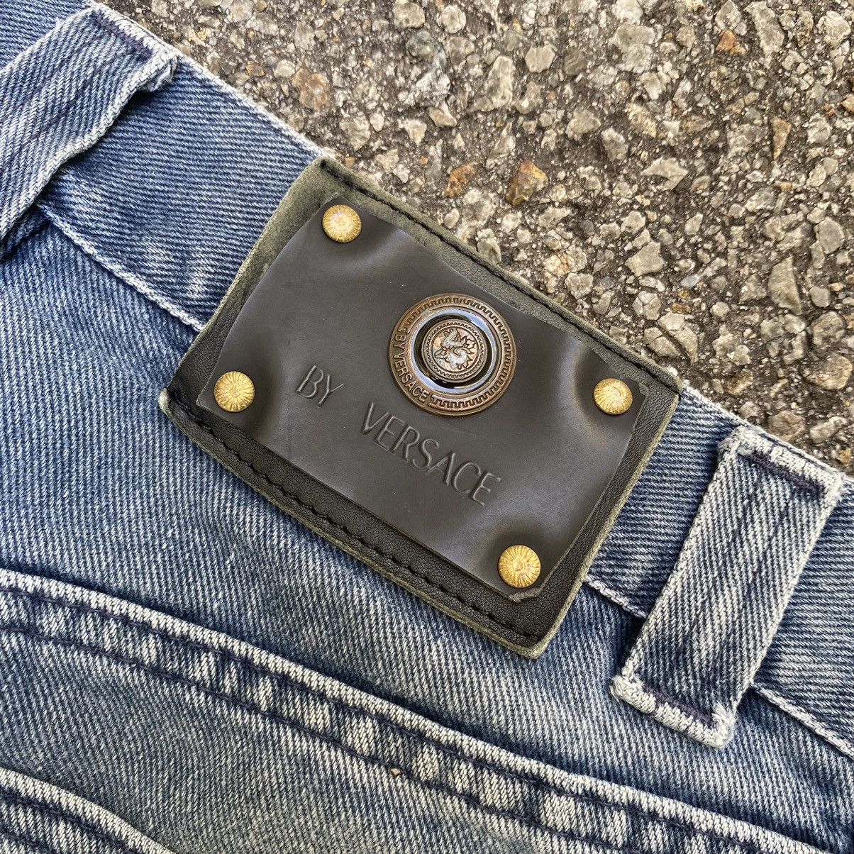 Versace Vintage Versace Faded Luxury Denim Jeans Size US 29 - 6 Thumbnail