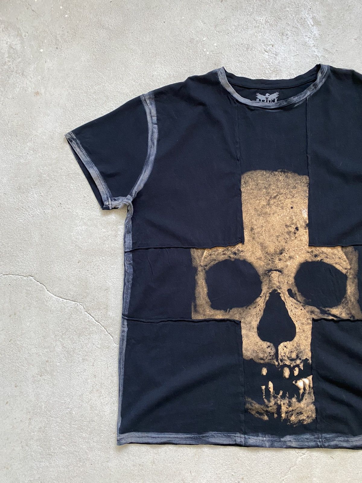 Band Tees Vintage Y2K Scull Patchwork T Shirt Japan Style Size US XXL / EU 58 / 5 - 2 Thumbnail