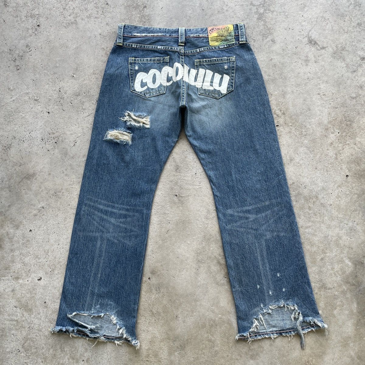 Vintage Vintage COCOLULU Baggy Jeans BigLogo Distressed Pants W34x31 Size US 34 / EU 50 - 1 Thumbnail