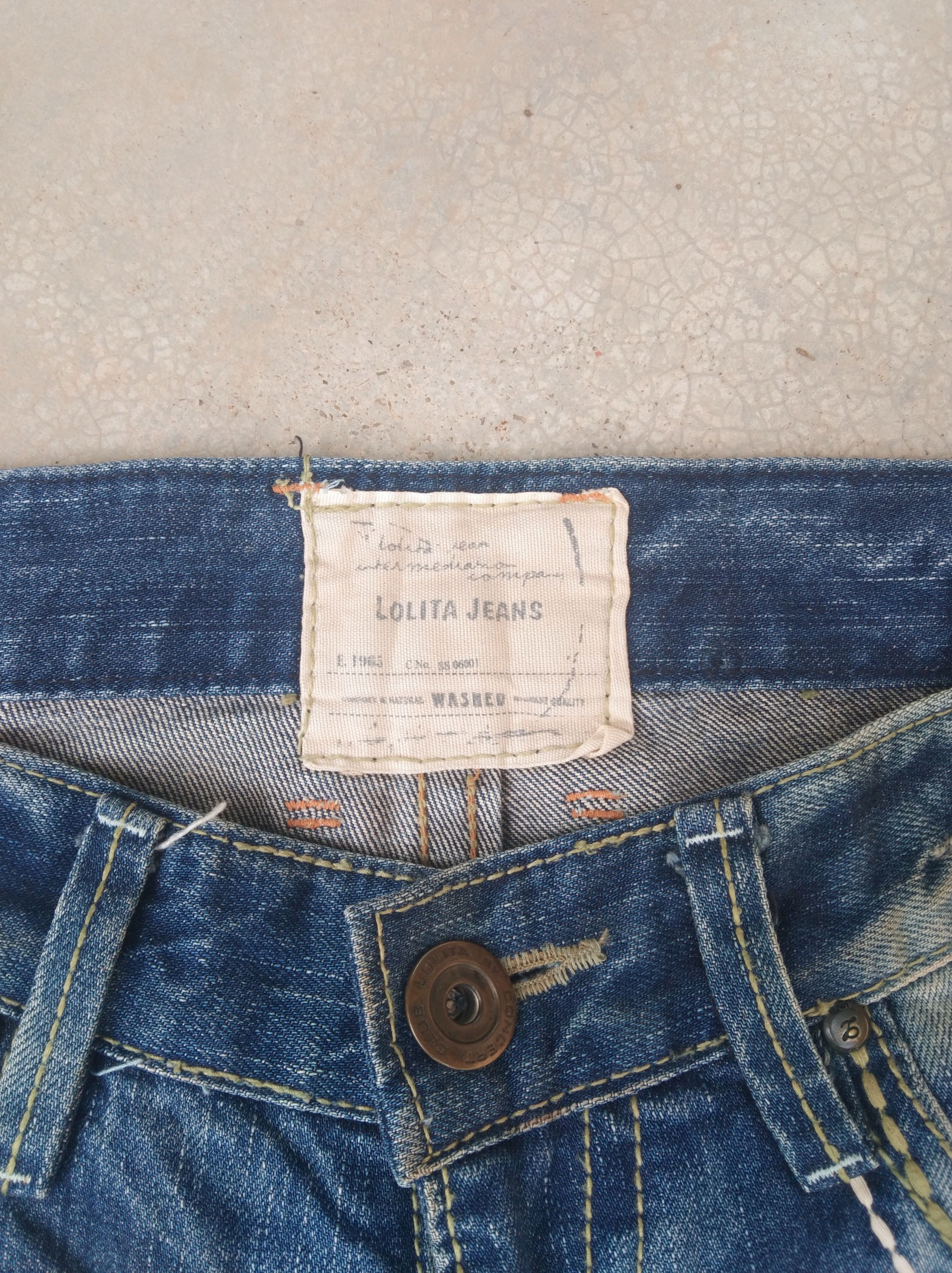 Japanese Brand Vintage Yoshitomo Nara Lolita Distressed Jeans 30x30 Size US 30 / EU 46 - 6 Thumbnail