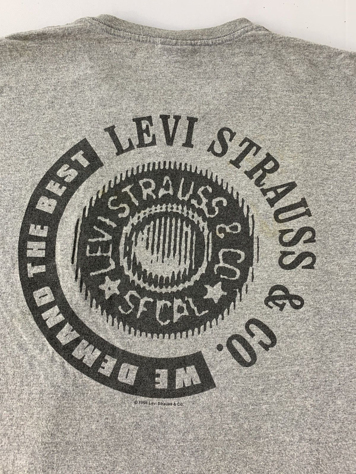 Levi's 90s Levi Strauss & Co Demand Best Gray Printed Tee Size US L / EU 52-54 / 3 - 6 Thumbnail