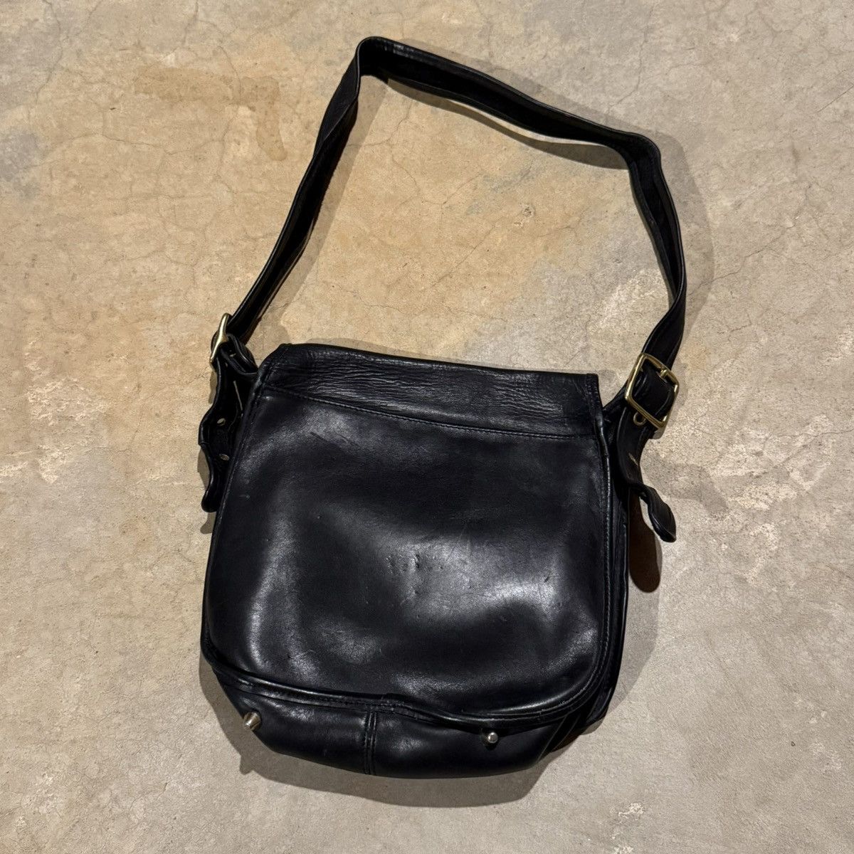 Coach Vintage 1990s Coach Stewardess Turnlock Leather Shoulder Bag Size ONE SIZE - 8 Thumbnail
