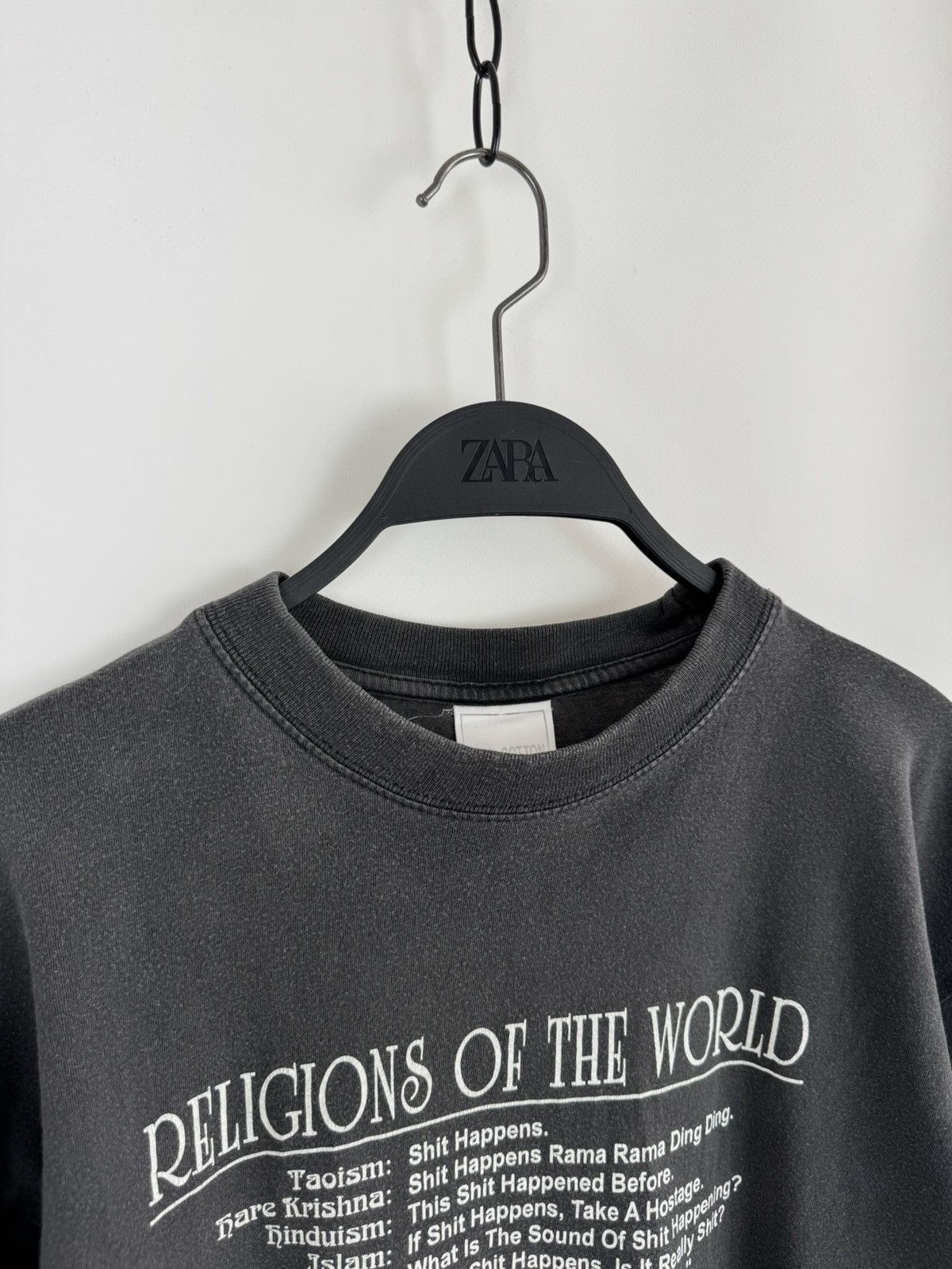 Vintage 90’s Vintage Religions of the World Funny Satire T-Shirt Size US M / EU 48-50 / 2 - 3 Thumbnail
