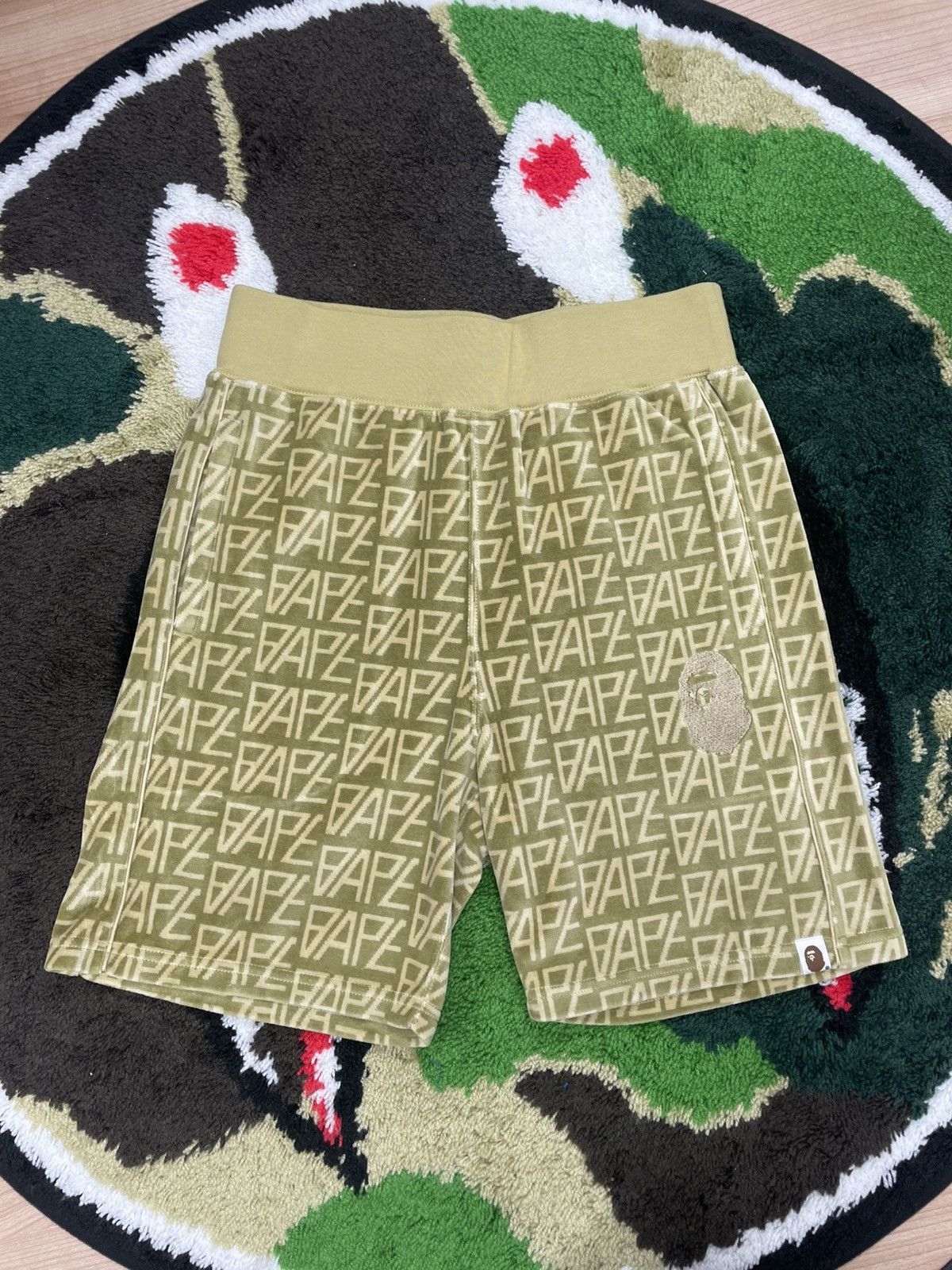Bape BAPE LOGO MONOGRAM VELOUR SHORTS Size US 29 - 1 Thumbnail
