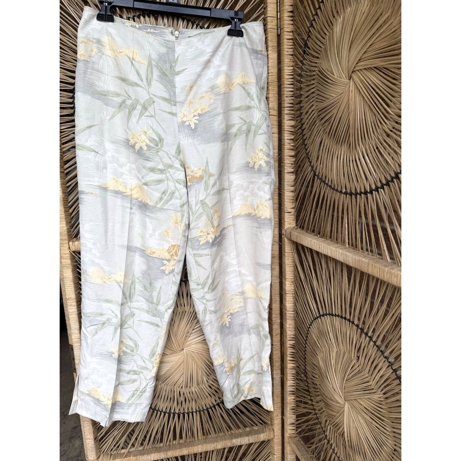 Tommy Bahama Tommy Bahama Pants Women's 10 Tan Floral Hawaiian Aloha Silk Tropical Straight Leg Back Zip Casual Workwear Beach 90s Theme Womens Size 32" / US 10 / IT 46 - 2 Thumbnail