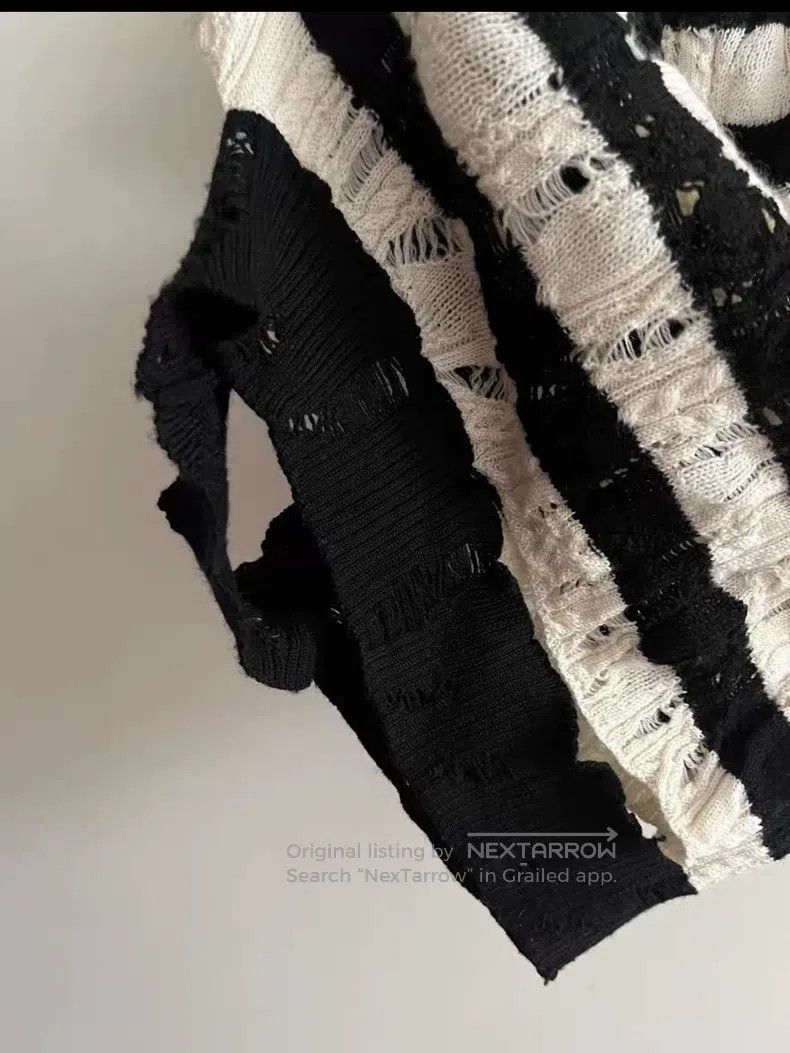 Comme des Garcons Comme Des Garcons Black and white pin-netted holey knitted Size S / US 4 / IT 40 - 8 Thumbnail