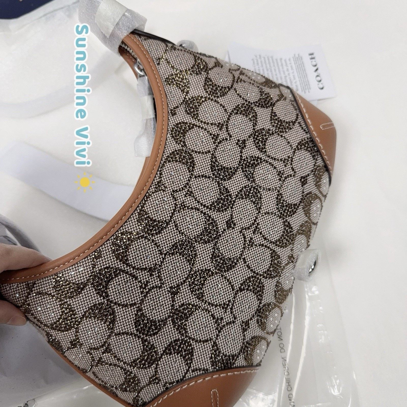 Coach NWT Coach Hamptons Hobo Bag Crystal CW654 Burnished Amber Size ONE SIZE - 6 Thumbnail