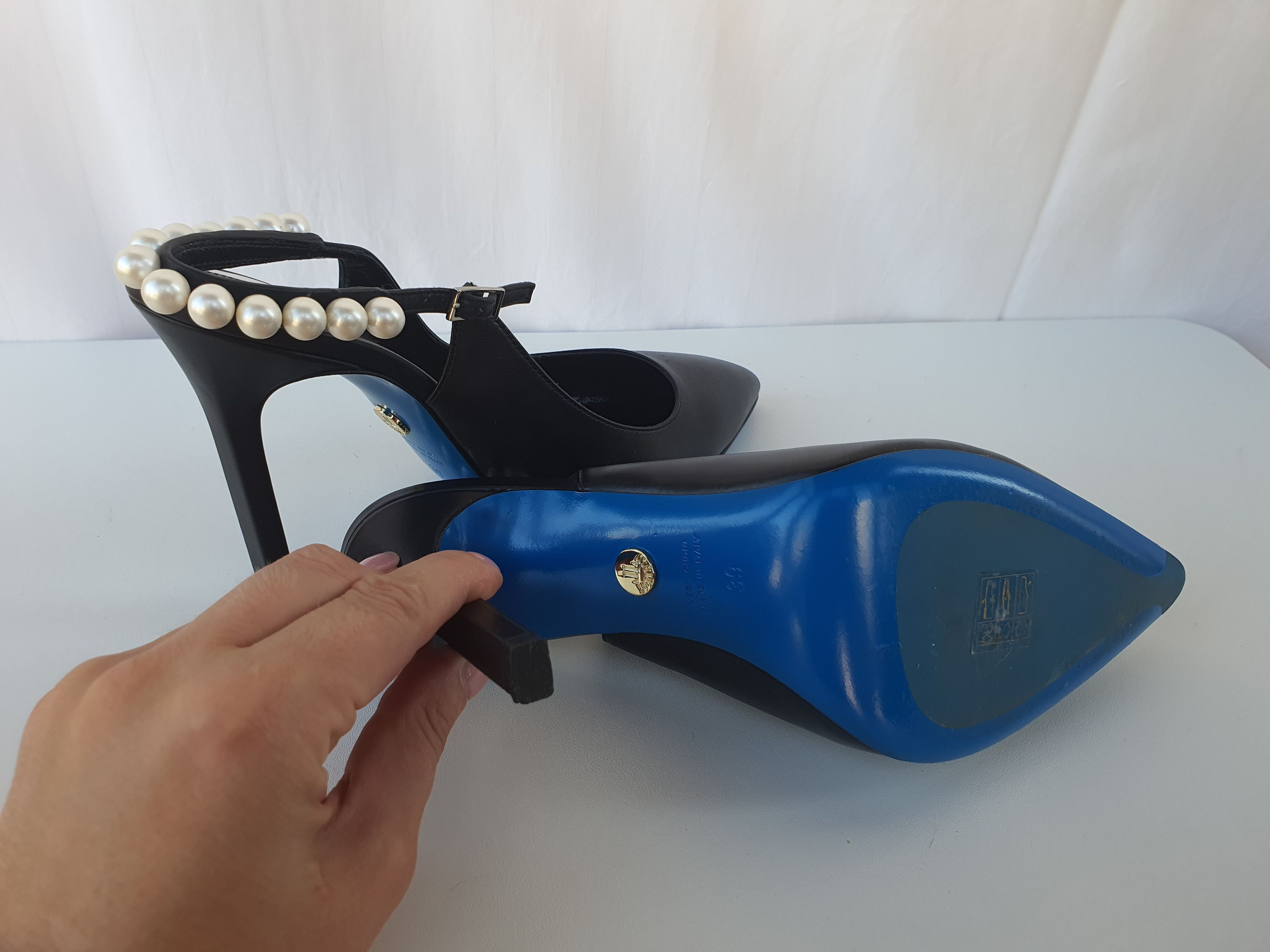 Other Elegant black Loriblu heels with pearls Size US 9 / IT 39 - 5 Thumbnail