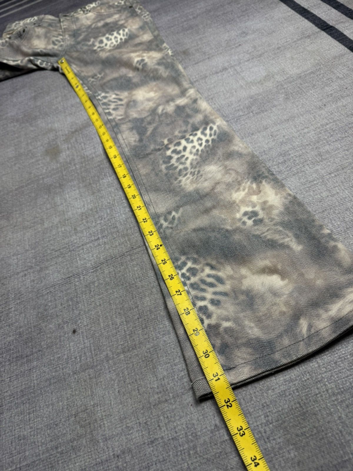 Tornado Mart MARVELE STUDED LEO PARD DENIM PANTS Size US 30 / EU 46 - 10 Thumbnail