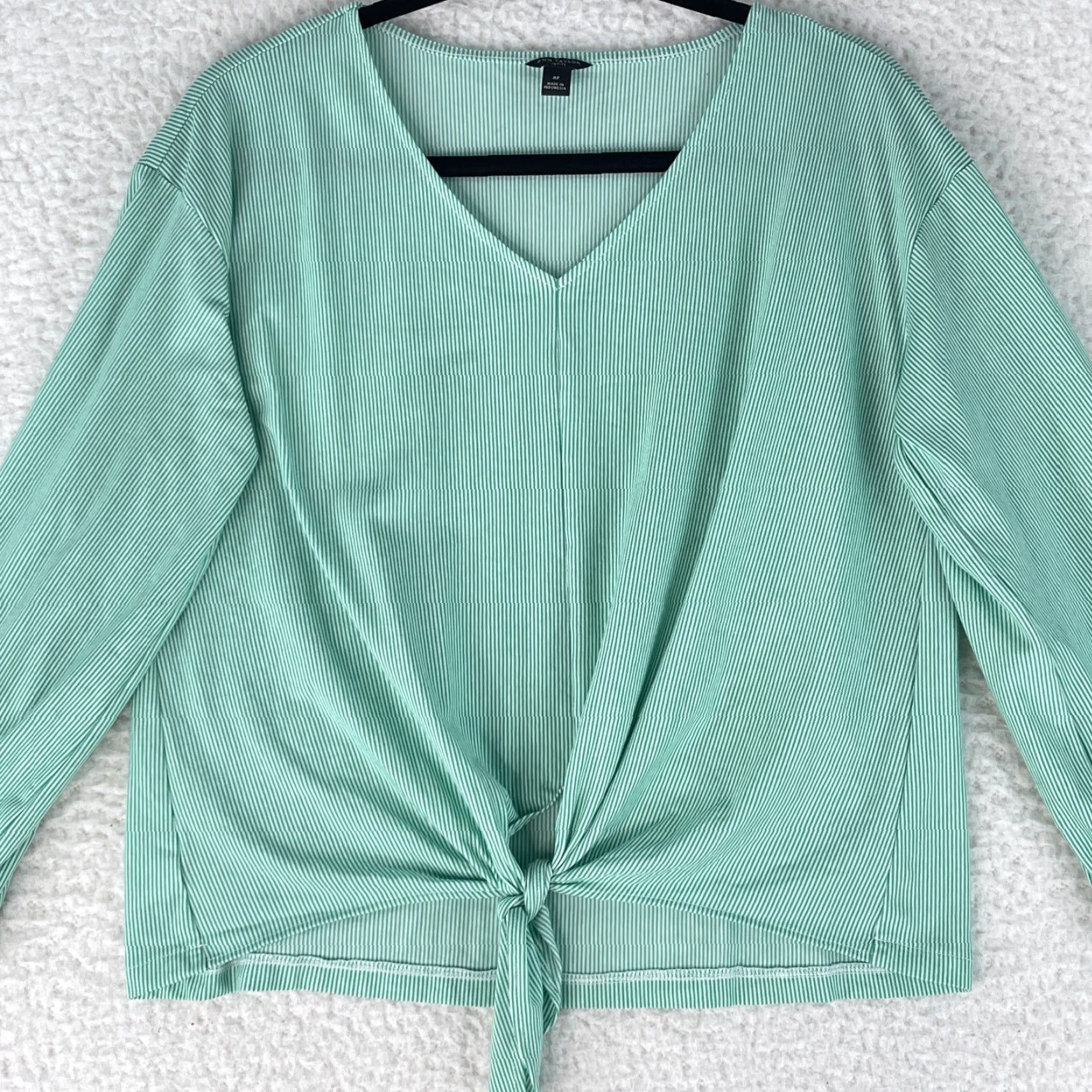 Ann Taylor Ann Taylor Petite Green Striped Long Sleeve Shirt Womens Front Tie V-Neck PM Blouse Size M / US 6-8 / IT 42-44 - 6 Thumbnail