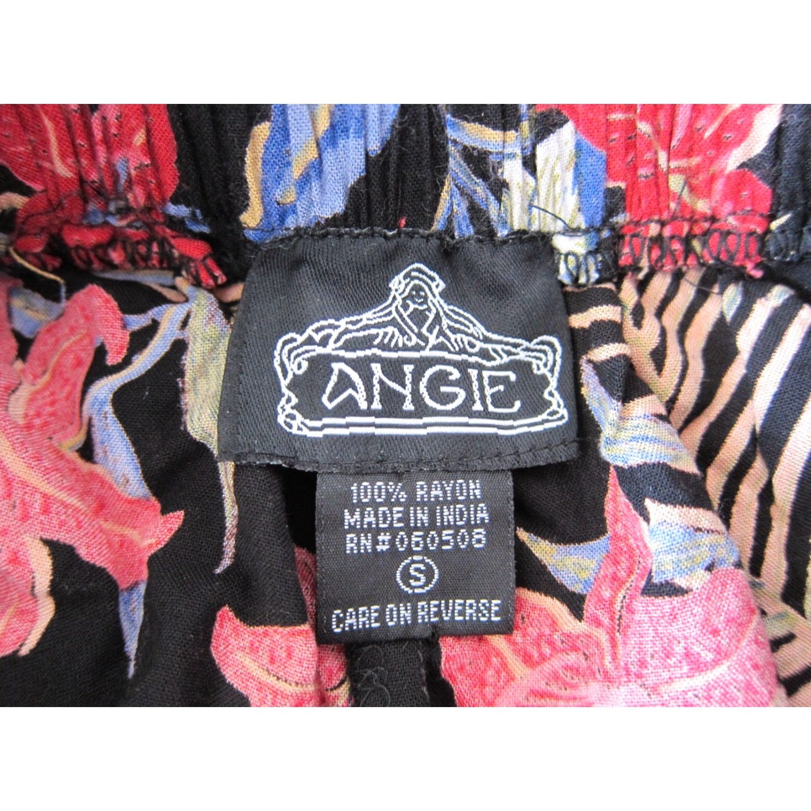 Vintage Angie 100% Rayon Black Blue Red Pink Floral Pocket High Rise Waist Short Small Women XS-Size? Size 28" / US 6 / IT 42 - 4 Thumbnail