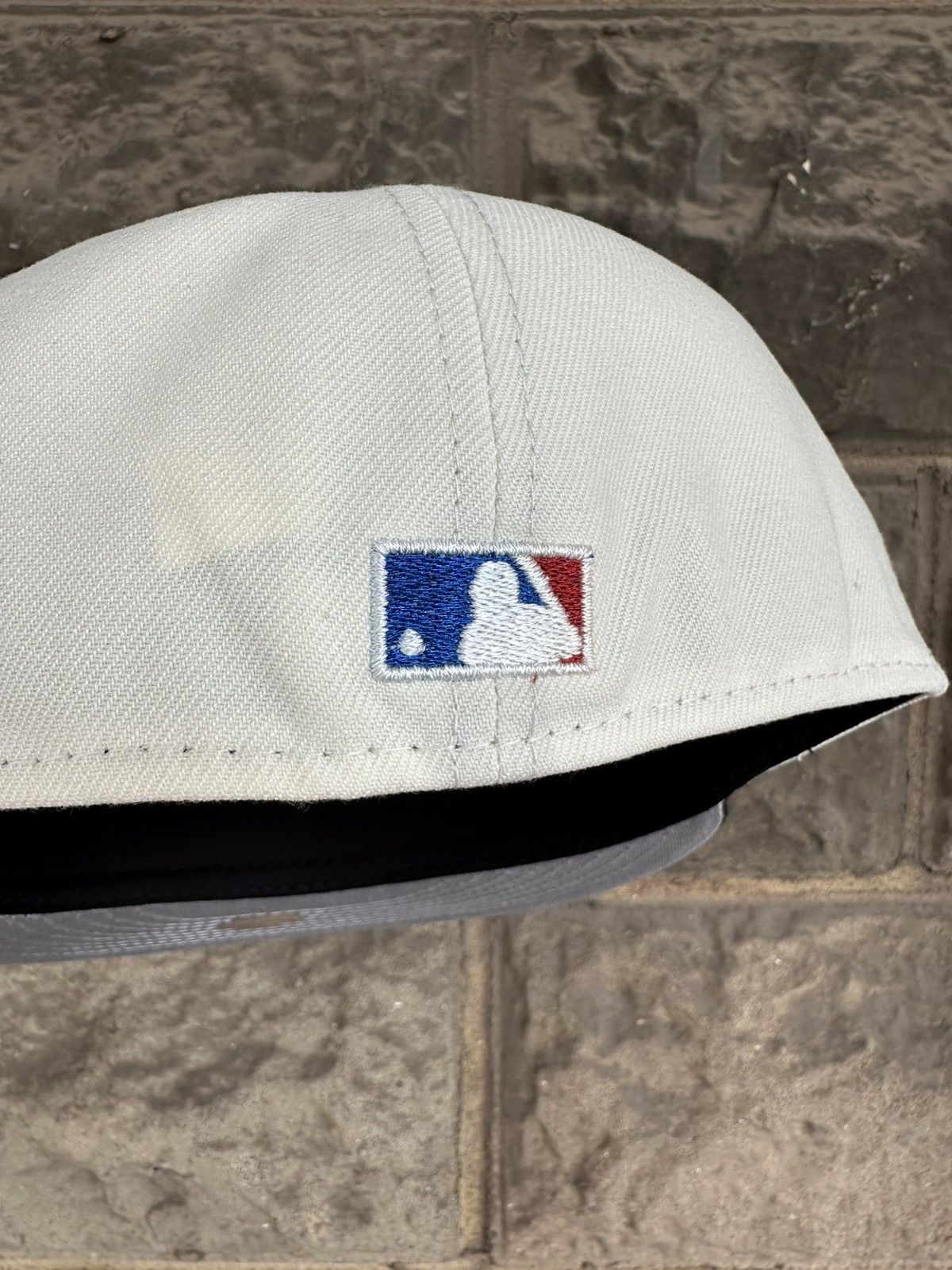 MLB × New Era × Supreme 7 NEW YORK YANKEES 1998 WORLD SERIES CHAMPIONS OFF WHITE Size ONE SIZE - 4 Thumbnail