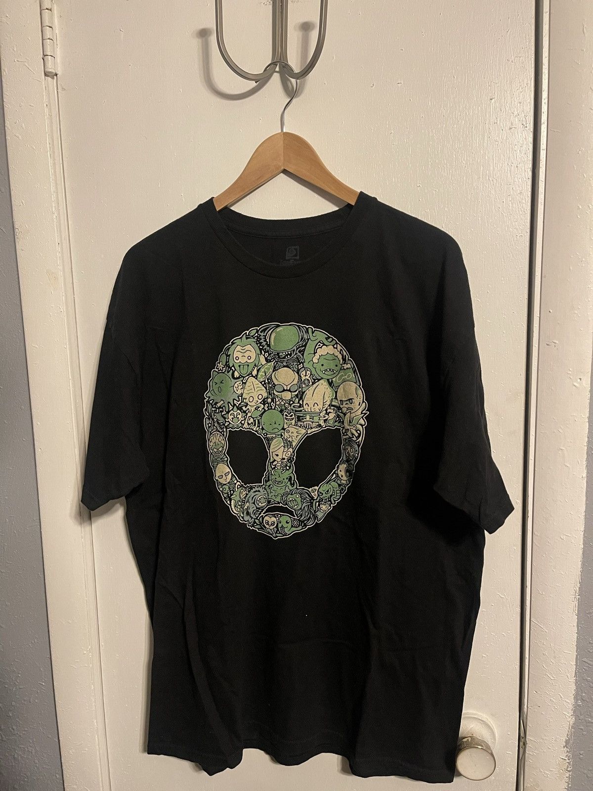 Japanese Brand Abstract Face Tee Size US XL / EU 56 / 4 - 1 Thumbnail