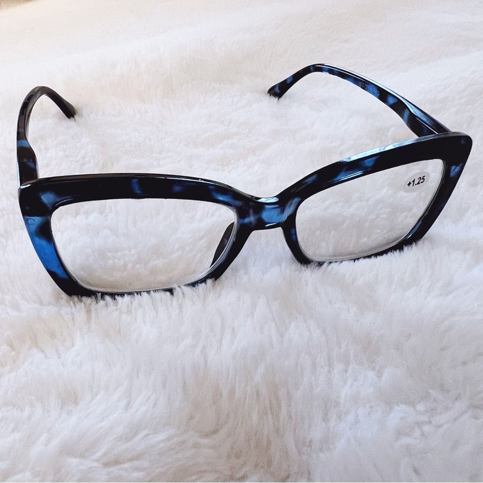 Other Leila Blue Cateye Oversized Reader Glasses Size ONE SIZE - 5 Thumbnail
