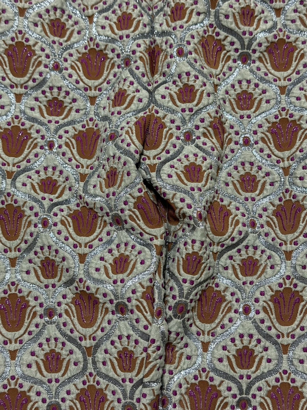 Louis Vuitton LOUIS VUITTON S/S 2010 Floral Print Stretch Short Pants Size 26" / US 2 / IT 38 - 4 Thumbnail