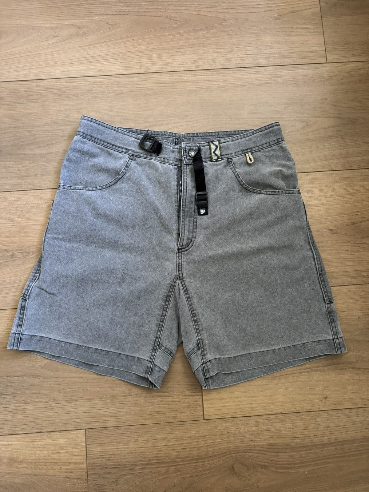 The North Face Vintage North Face Shorts Size US 32 / EU 48 - 1 Thumbnail