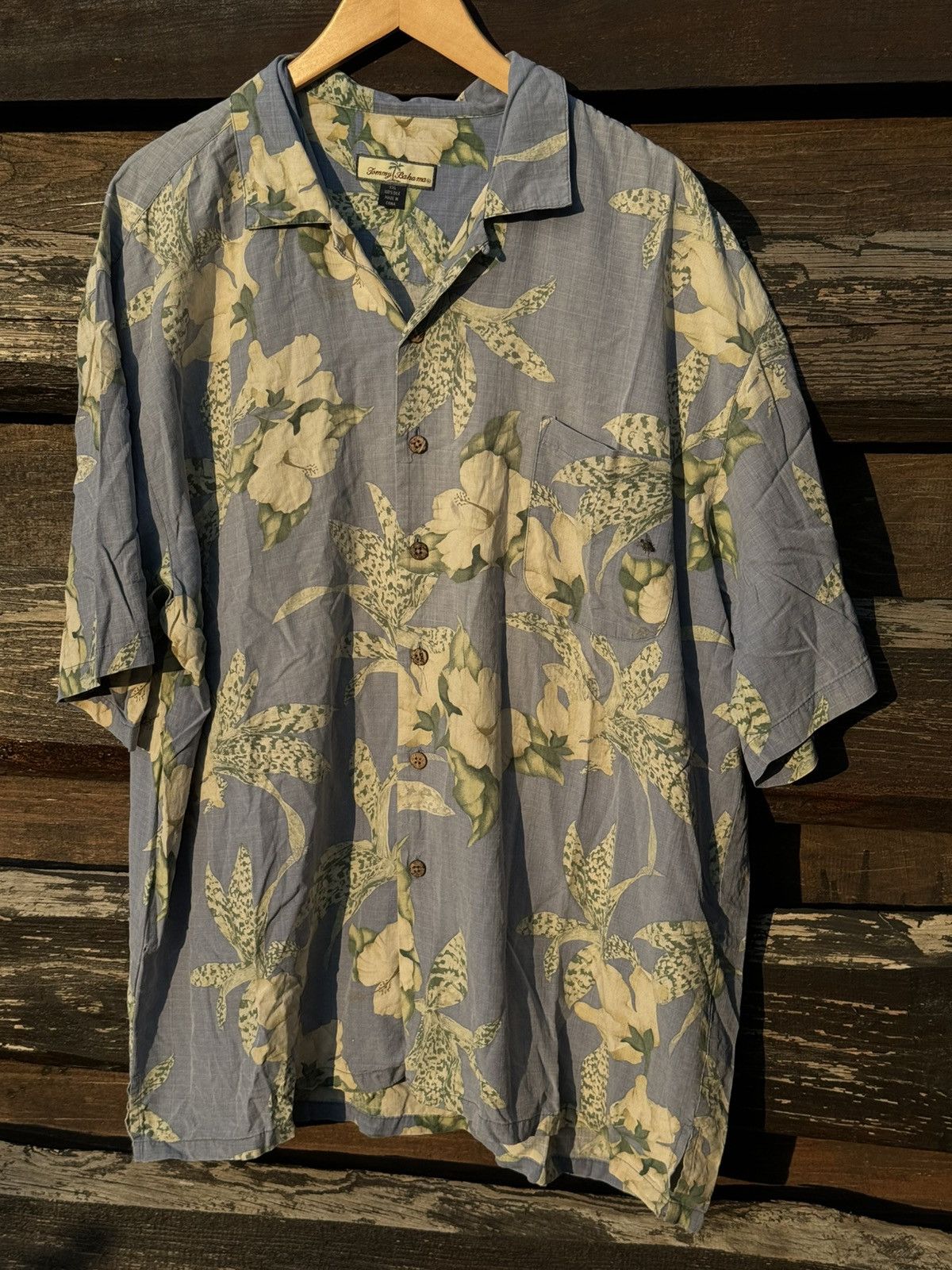 Tommy Bahama 100% Silk Tommy Bahama Flowers Hawaii Shirt Size US XXL / EU 58 / 5 - 2 Thumbnail