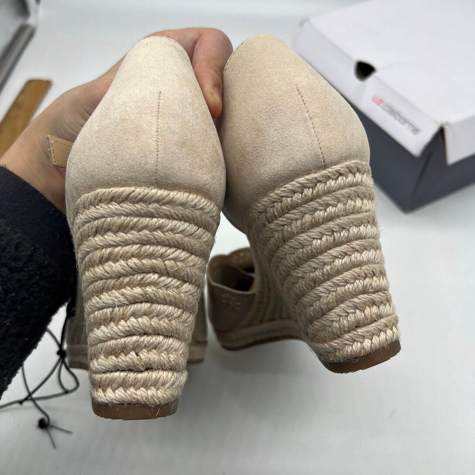 Other Liz Claiborne Morgan Women's Wedge Heels Cream Sand Size 9.5 Size US 9.5 / IT 39.5 - 10 Thumbnail