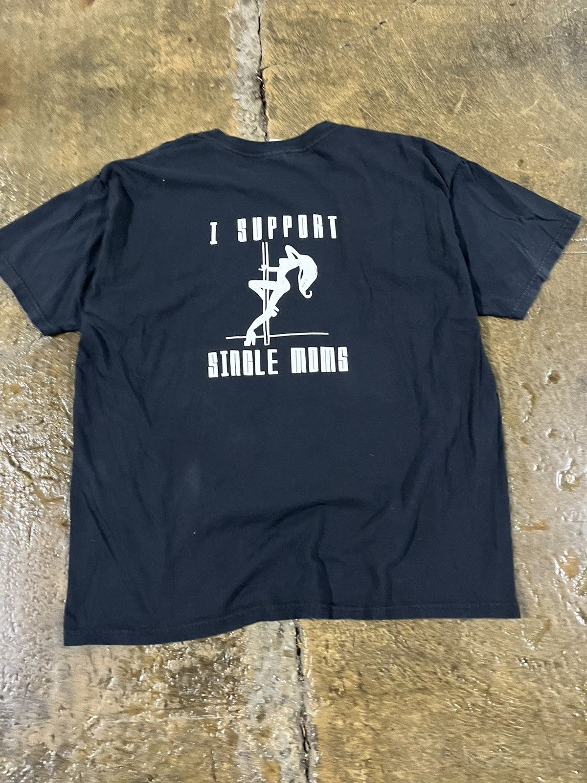 Vintage Crazy Vintage I Support Single Moms Sex Pornstar Humor Tee Size US XL / EU 56 / 4 - 7 Thumbnail