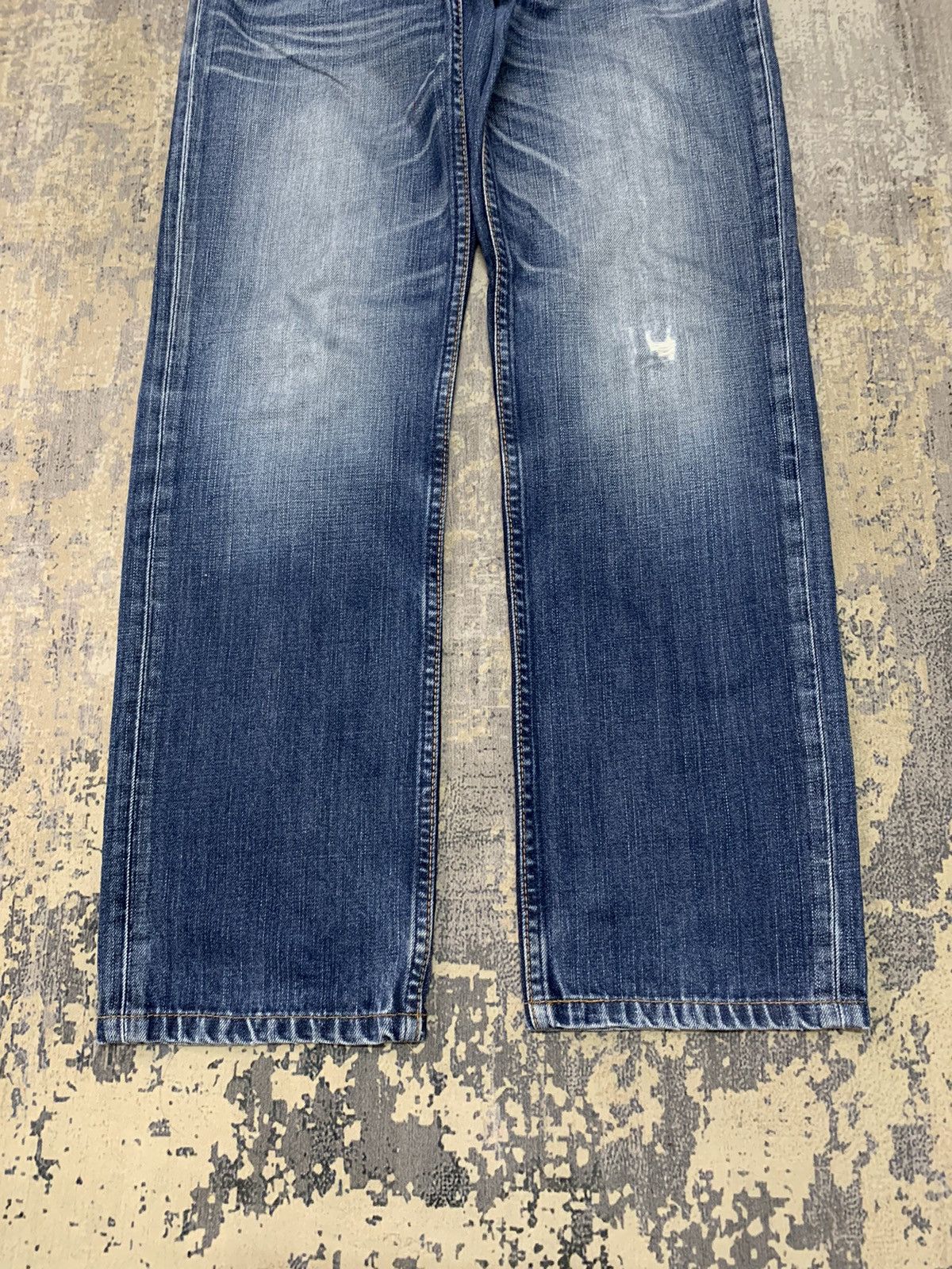 Levi's Vintage Levis 702 Distressed Denim Jeans 29x29.5 Size US 29 - 4 Thumbnail