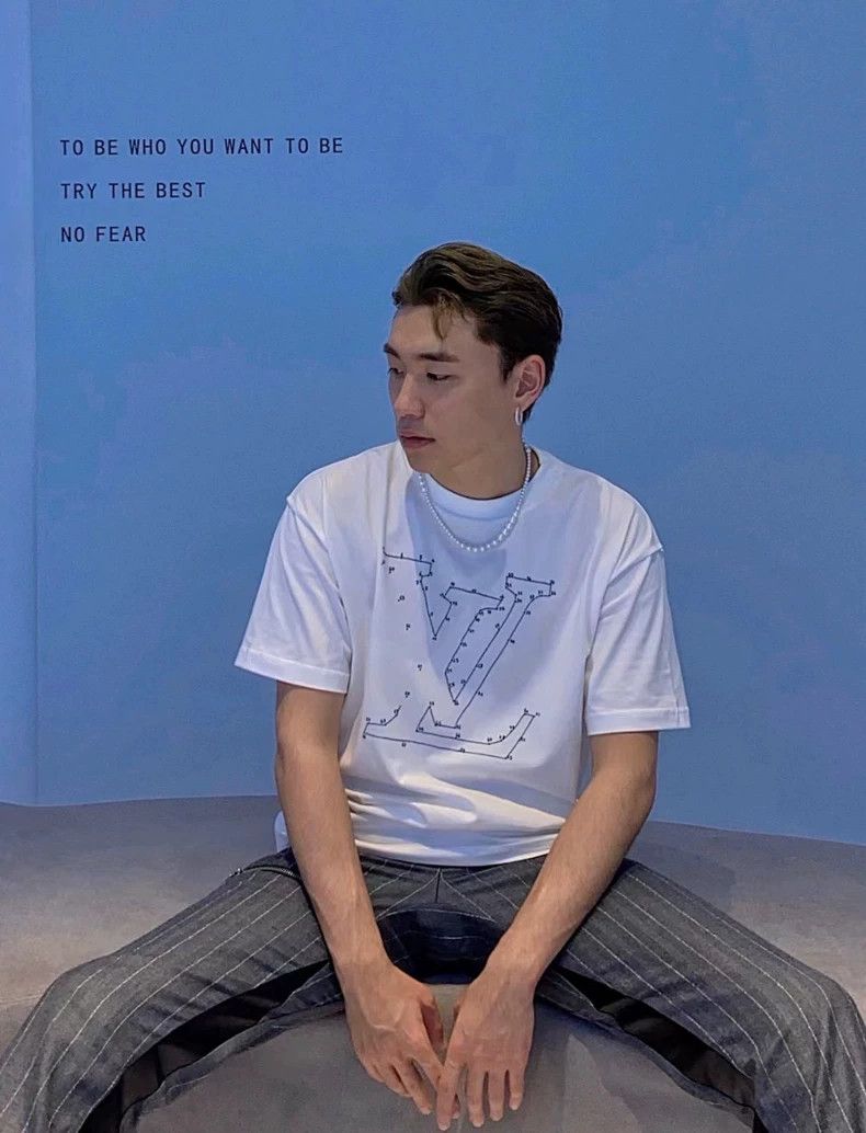 Louis Vuitton Louis Vuitton White Lianliankan short sleeve 2501-Nextarrow Size US L / EU 52-54 / 3 - 6 Thumbnail