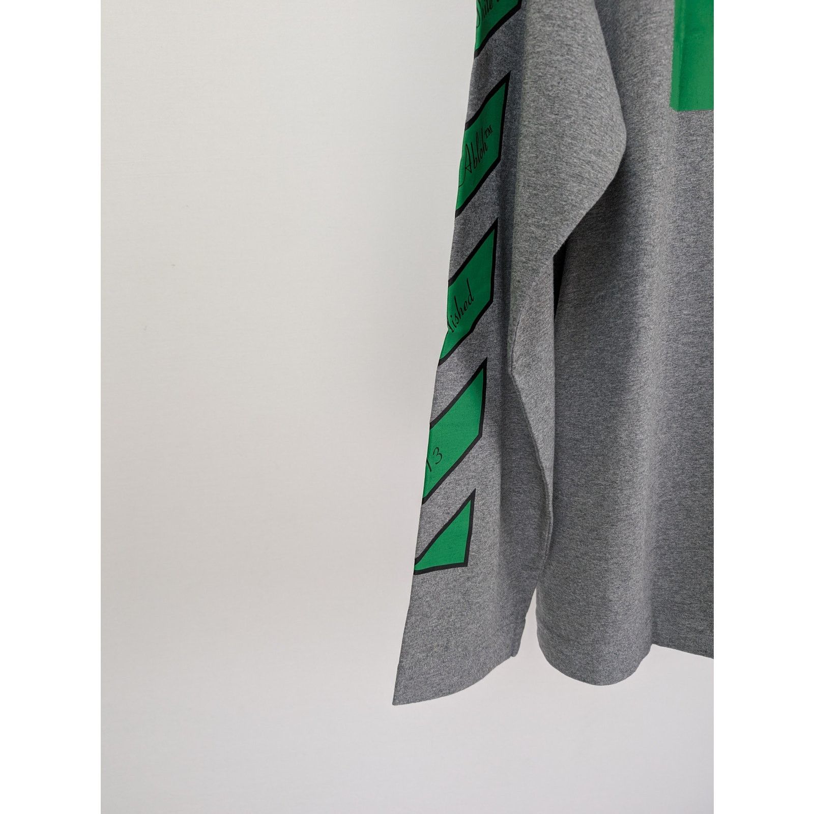 Off-White o1rshd1 23 Varsity Skate Long Sleeve Tee T-Shirt in Grey Size US XXL / EU 58 / 5 - 11 Thumbnail