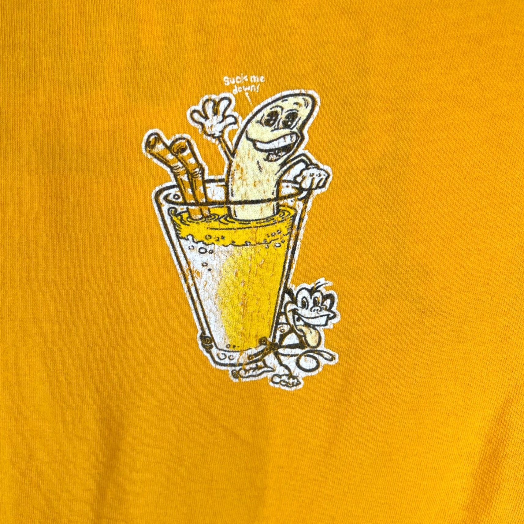 Delta VINTAGE Delta T-Shirt Mens XXL Yellow Banana Daiquiris Logo Graphic 100% Cotton Cocktail Theme Men Style Size US XXL / EU 58 / 5 - 2 Thumbnail