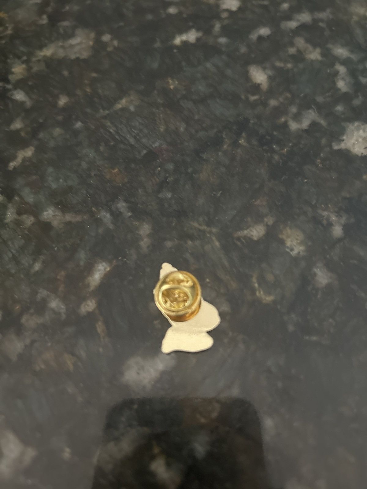 Supreme Supreme “Praying Hands” Pin Size ONE SIZE - 2 Thumbnail