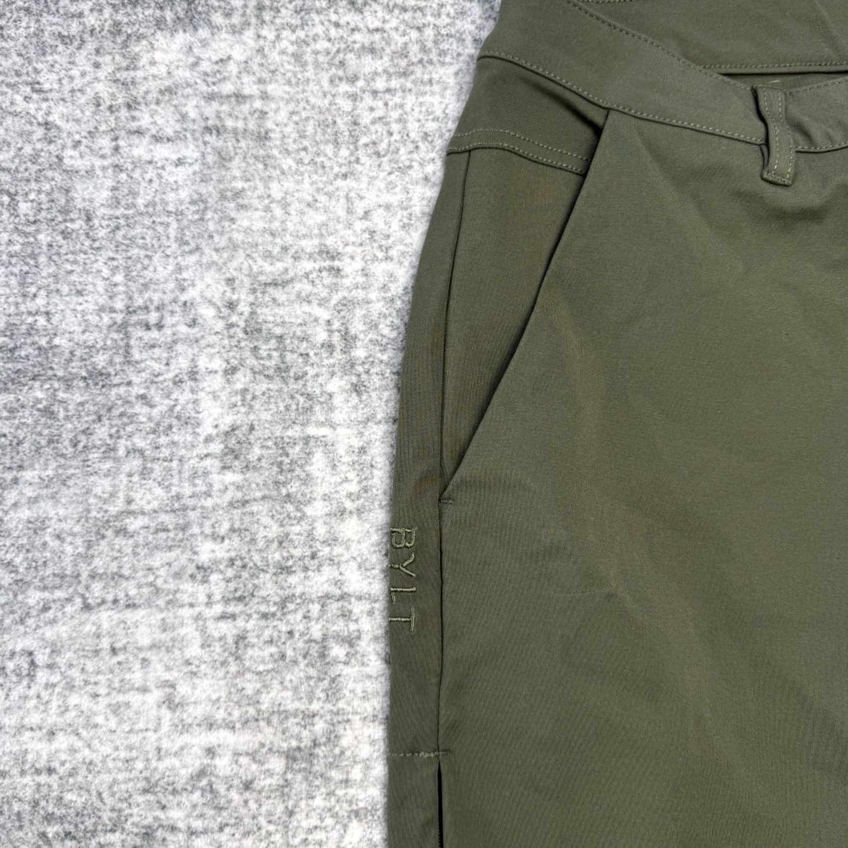 Vintage BYLT Everyday Pants 2.0 Mens 34 Green Chino Tapered 30in Inseam Stretch Flat Front 5-Pocket Casual Business Travel Pants Size US 34 / EU 50 - 5 Thumbnail