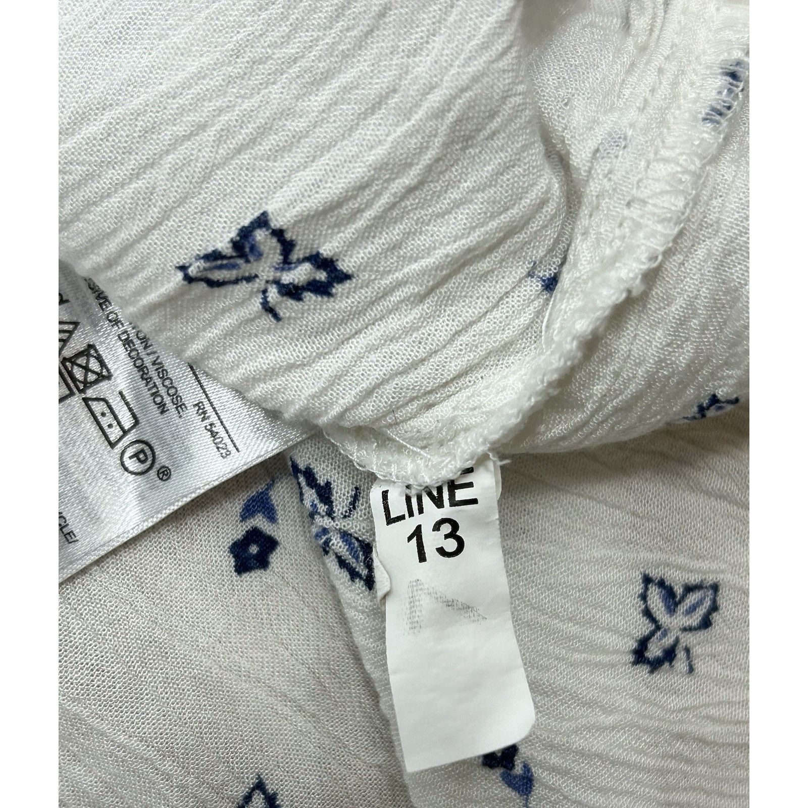Old Navy Old Navy Women’s Blouse M White & Blue Floral Boho Peasant Size M / US 6-8 / IT 42-44 - 16 Thumbnail
