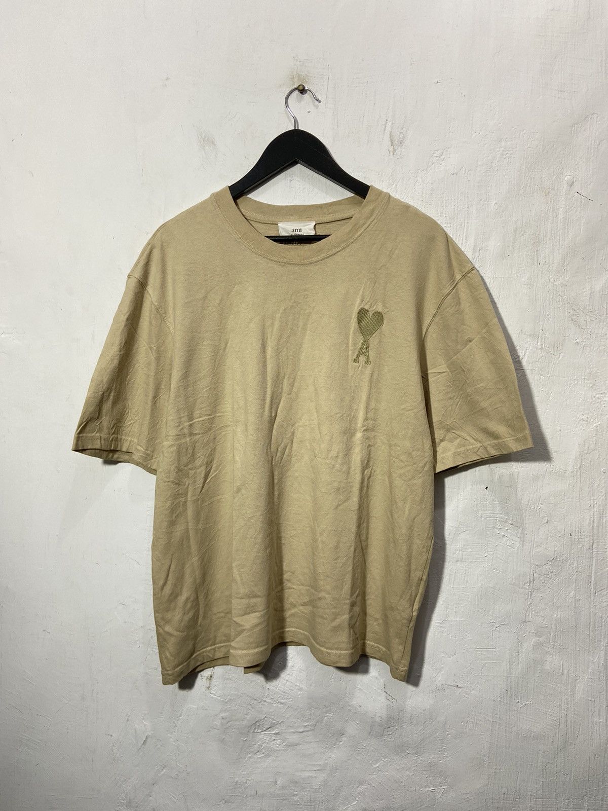 AMI Ami Paris De Coeur Embroidered Logo Tshirt Beige Size US L / EU 52-54 / 3 - 1 Thumbnail