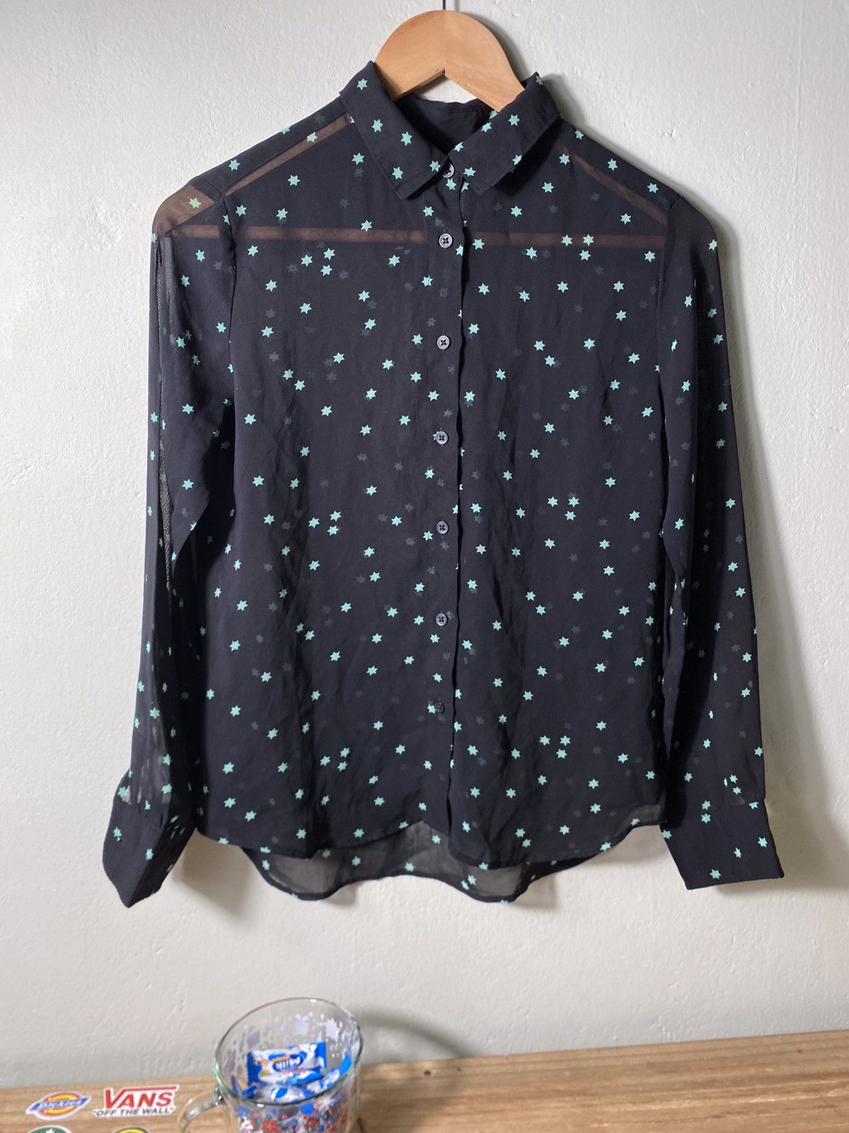Uniqlo UNIQLO Button Ups A Sky Full Of Stars Size US S / EU 44-46 / 1 - 1 Thumbnail