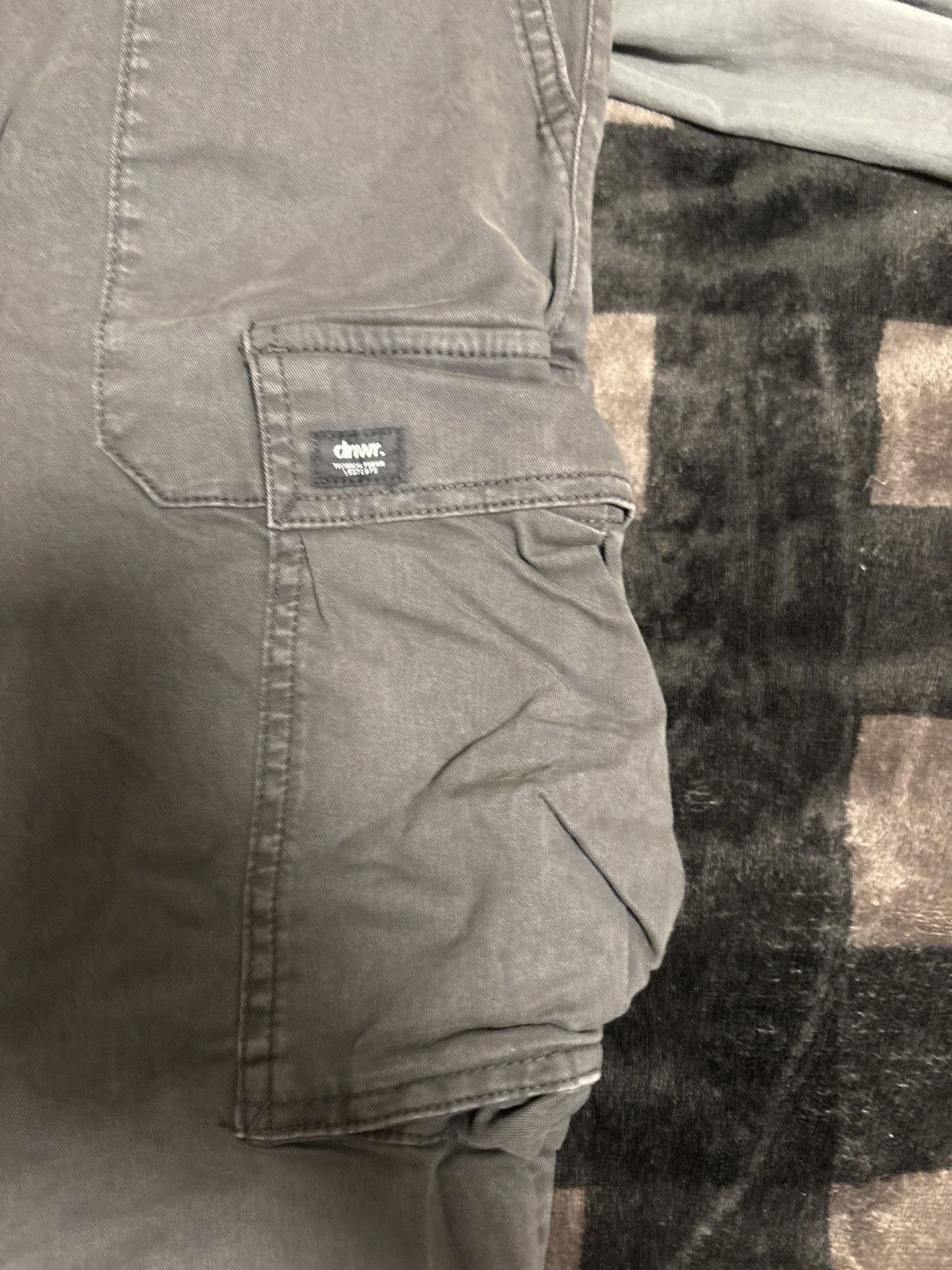 Vintage Vintage dark grey cargos Size US 33 - 3 Thumbnail