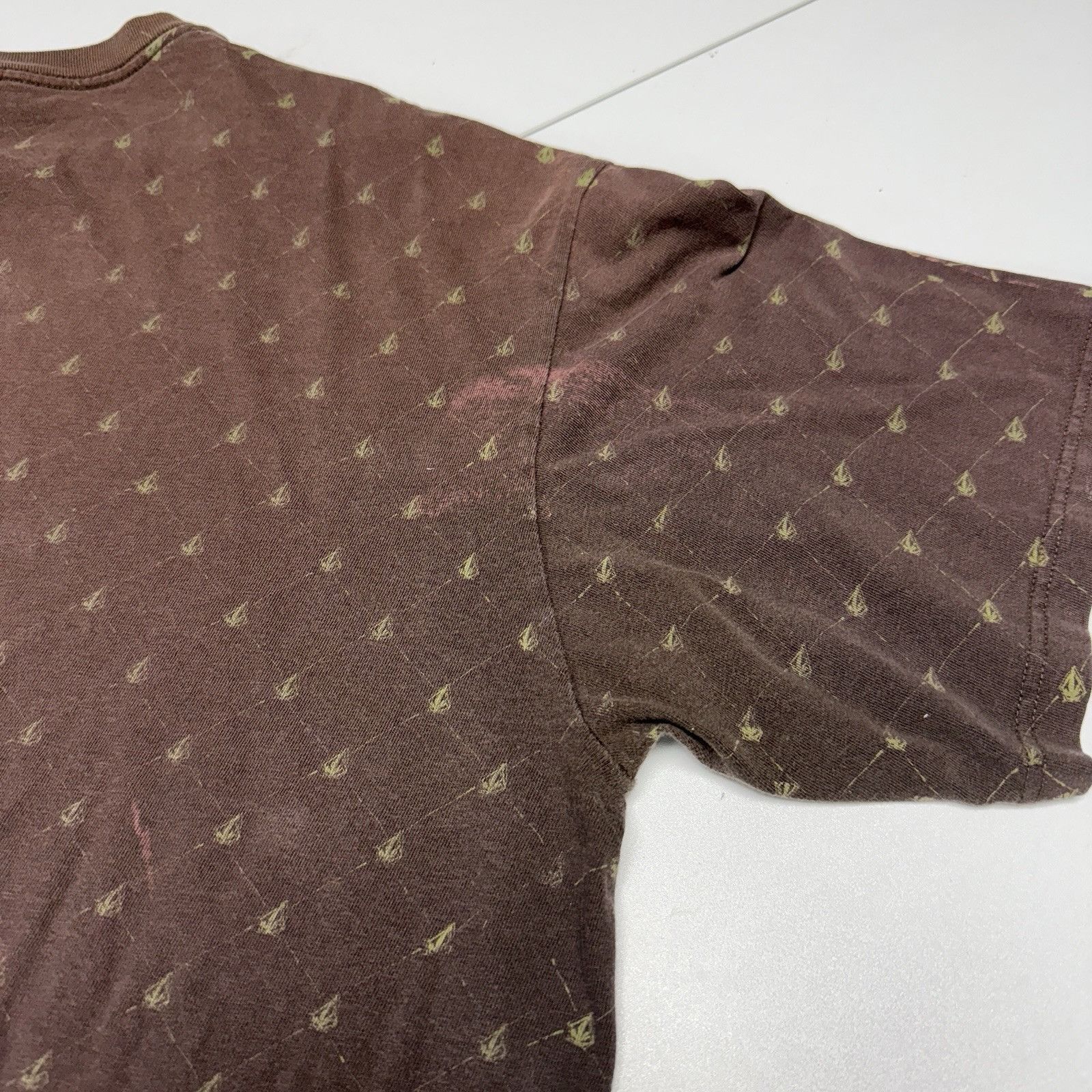 Volcom VTG Volcom Shirt Skate Surf Grunge AOP Y2K Mens 2XL 25.5x28. Size US XXL / EU 58 / 5 - 9 Thumbnail