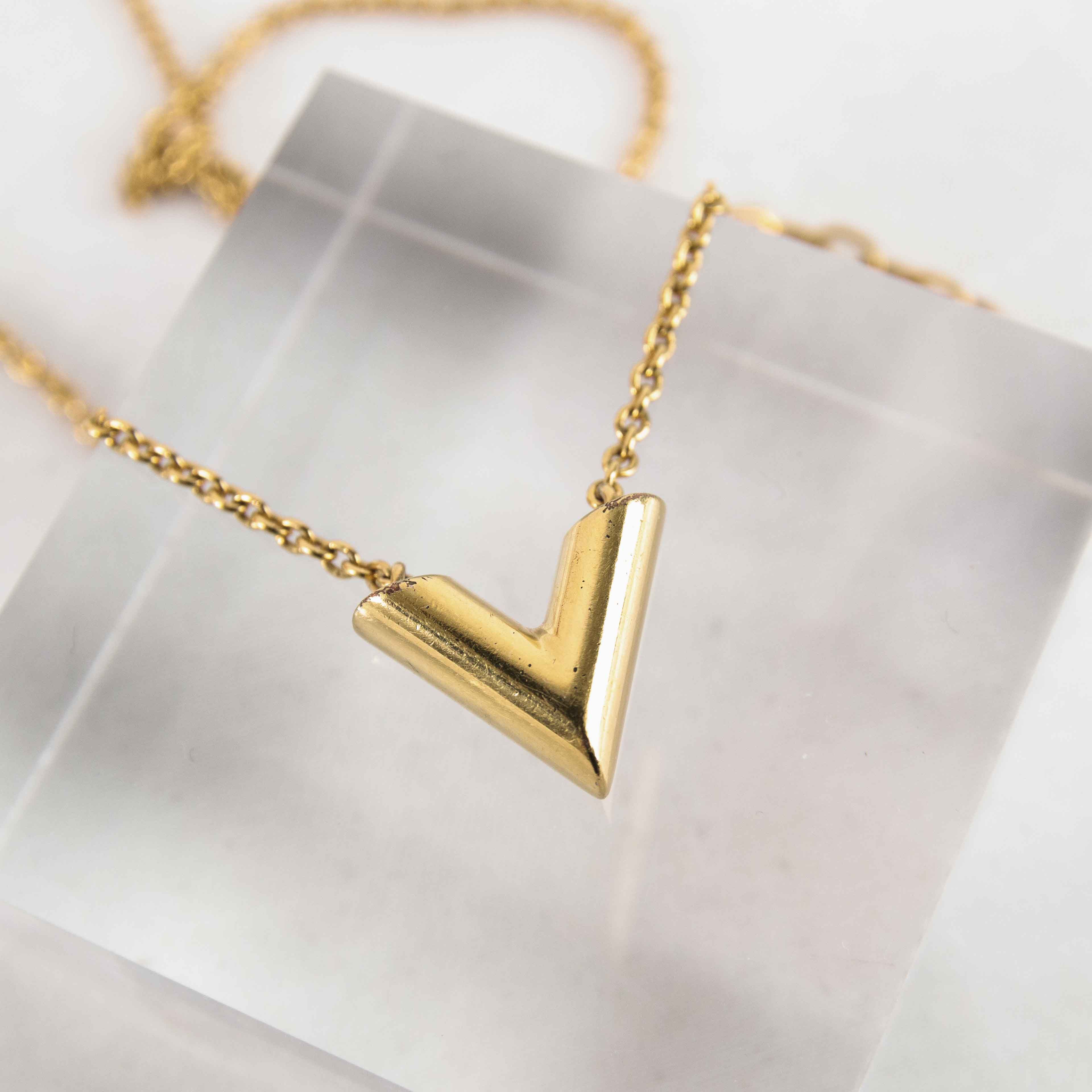 Louis Vuitton Louis Vuitton Essential V Gold-Tone Necklace Size ONE SIZE - 5 Thumbnail