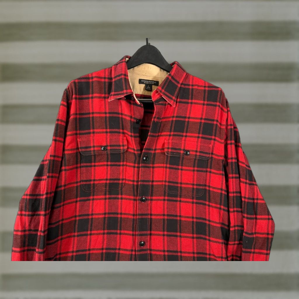 Banana Republic VINTAGE Banana Republic Shirt Mens L Red Black Plaid Flannel Button-Up Long Sleeve — Outdoor Pockets, Casual, Travel, 47 Chest, Regular Fit Size US L / EU 52-54 / 3 - 1 Thumbnail