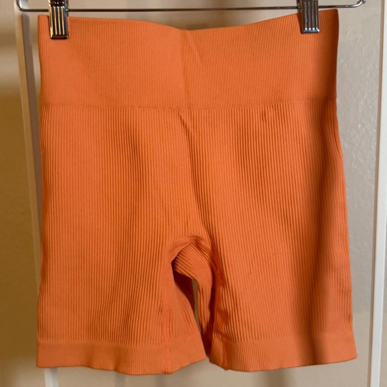 Designer orange matching sports bra and legging shorts set Size ONE SIZE - 4 Thumbnail