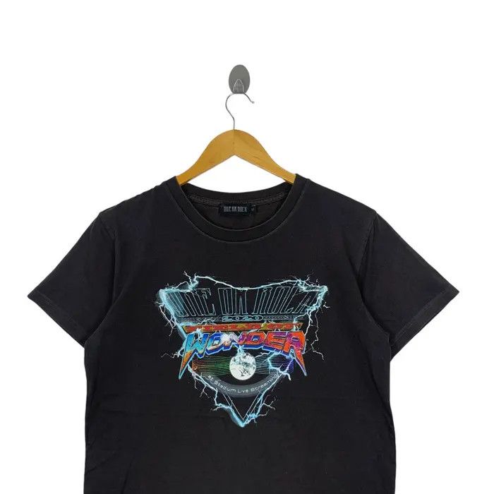 Band Tees ONE OK ROCK Japan 2020 Field Of Wonder Concert Tee Shirt Size US M / EU 48-50 / 2 - 2 Thumbnail