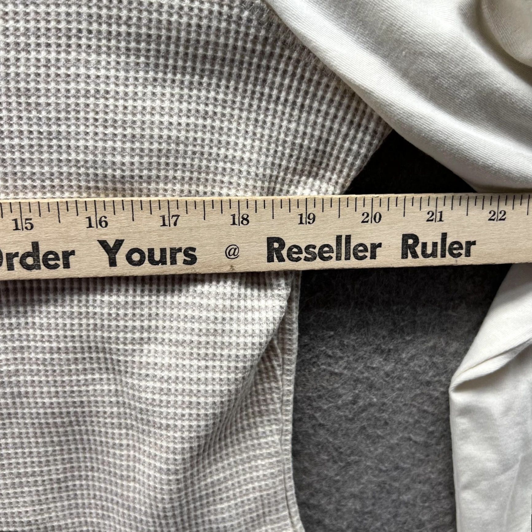 Vintage VINTAGE Columbia Sweater Women XL Beige Crewneck Pullover Sweatshirt/ Sweatshirt VTG Size XL / US 12-14 / IT 48-50 - 7 Thumbnail
