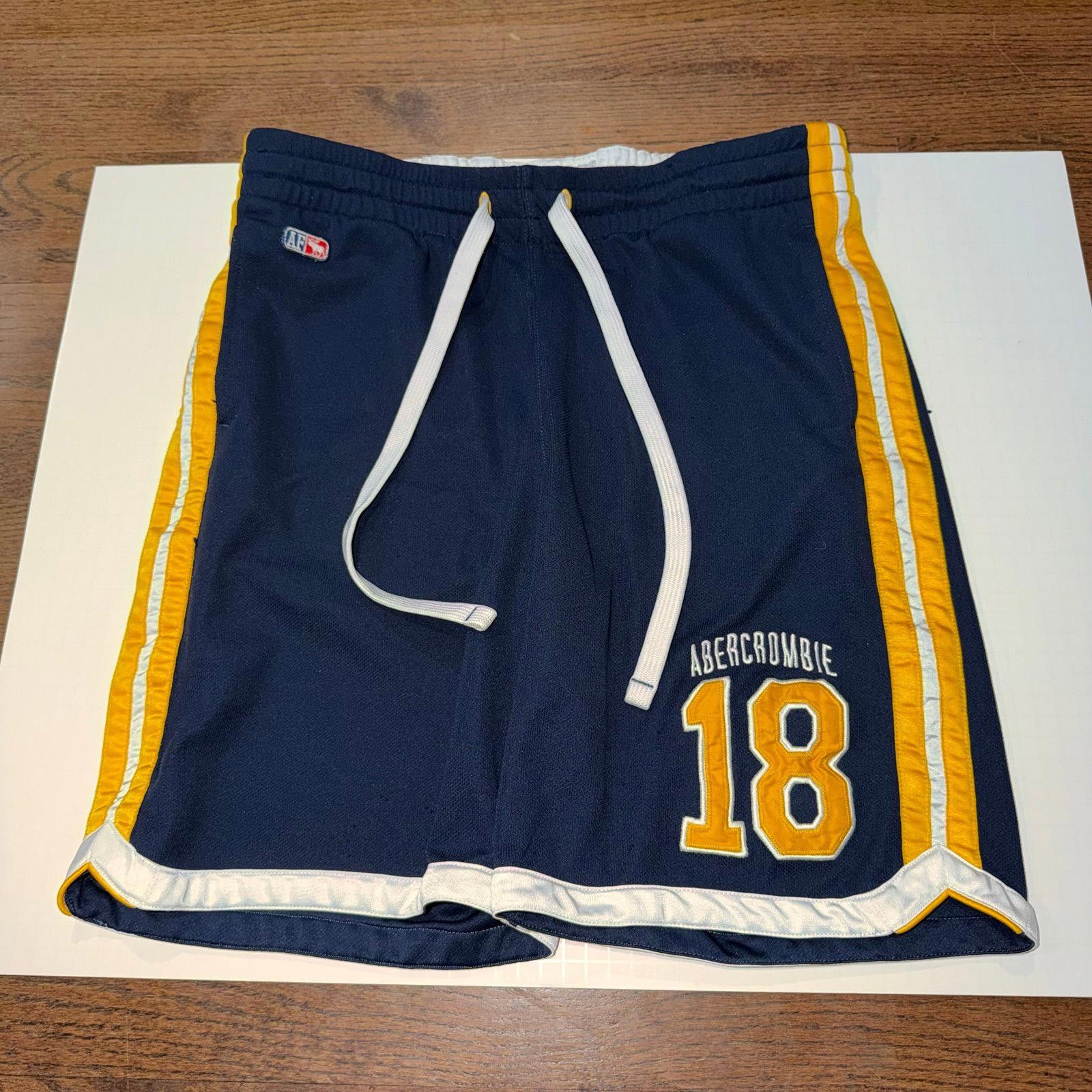 Abercrombie & Fitch “18” Patch Shorts Mens MD Y2K 90s Rare