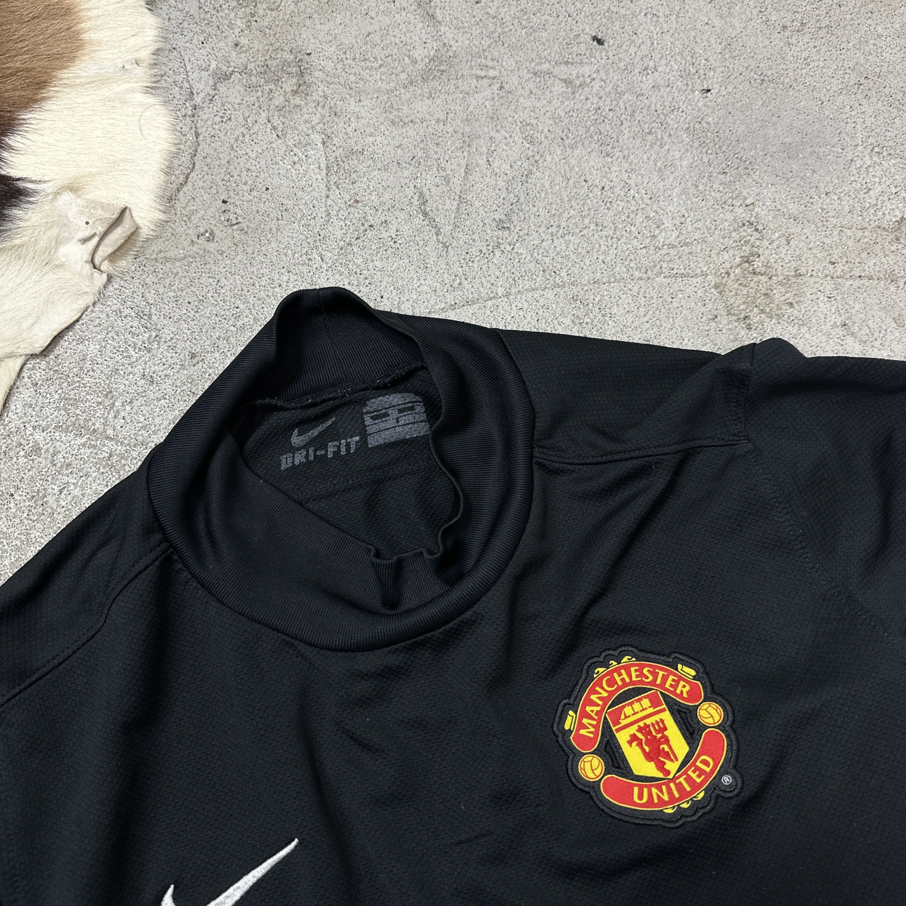 Nike Vintage Nike Manchester United 11/12 Training Jersey Y2K Size US S / EU 44-46 / 1 - 4 Thumbnail
