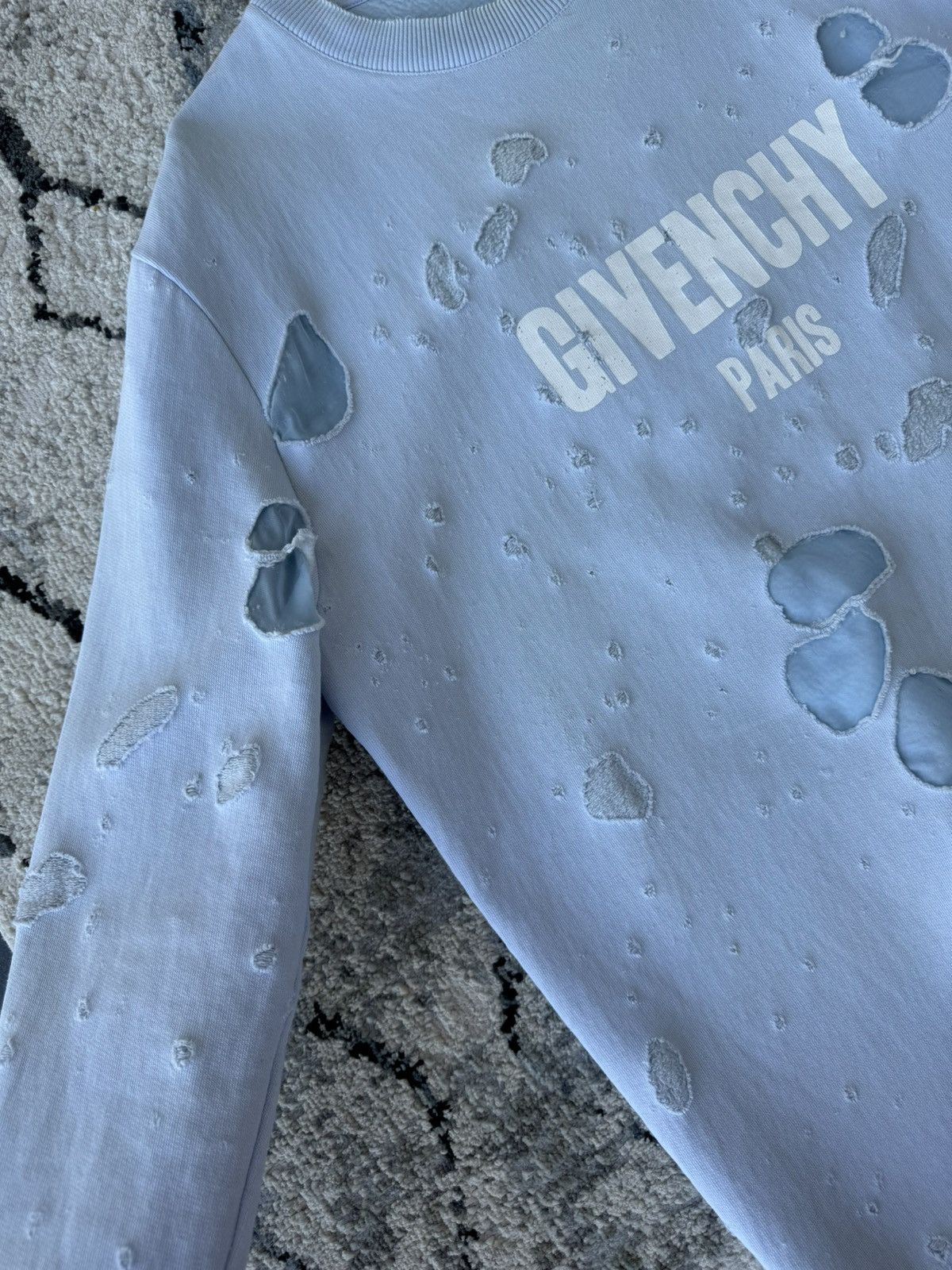Givenchy Givenchy Baby Blue Destroyed/Distressed Logo Crewneck Size US L / EU 52-54 / 3 - 5 Thumbnail