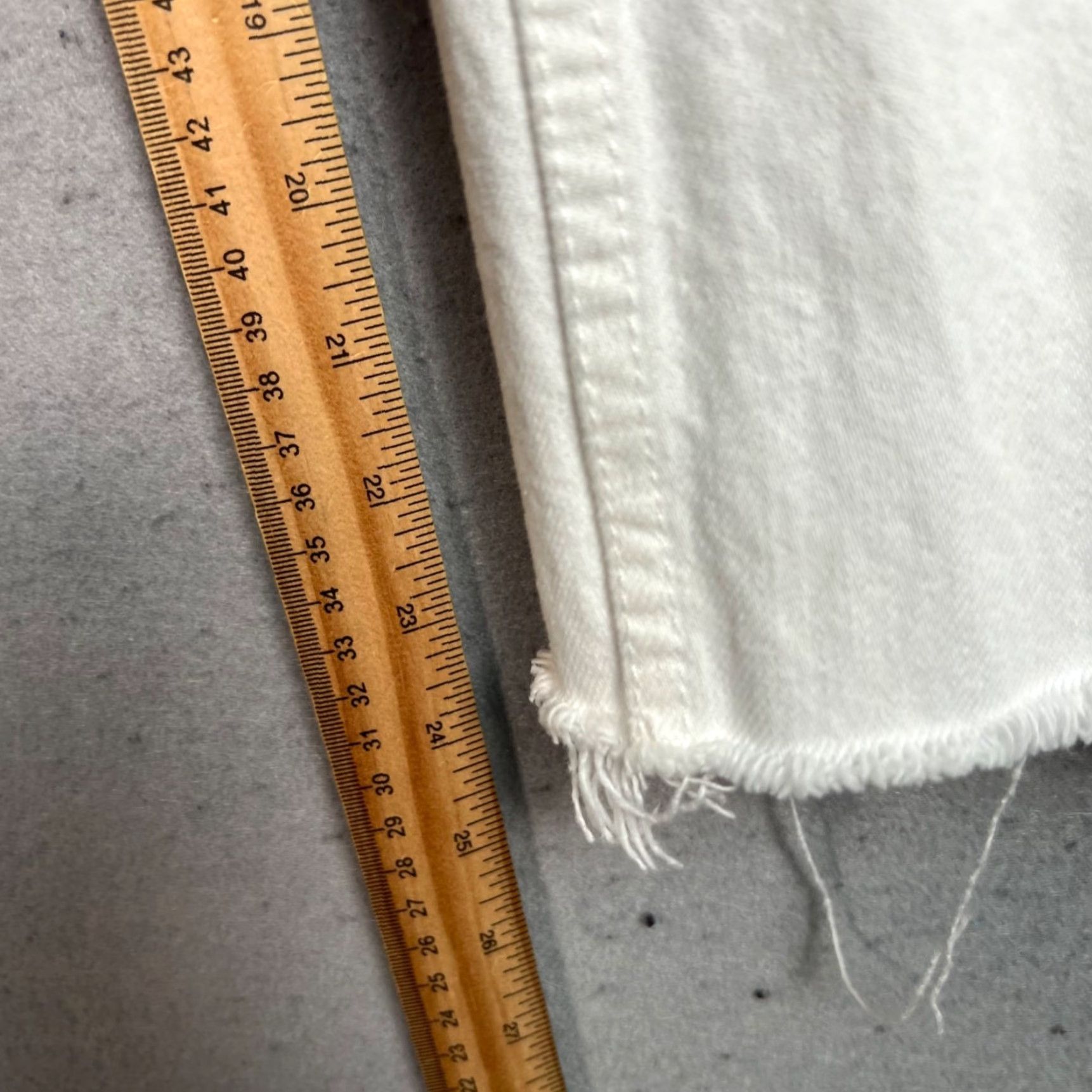 RE/DONE VINTAGE Re/Done Whites High-Waisted Straight-Leg Jeans Adult Women 25 White Denim 90s Style Womens Size 42" / US 20 - 7 Thumbnail